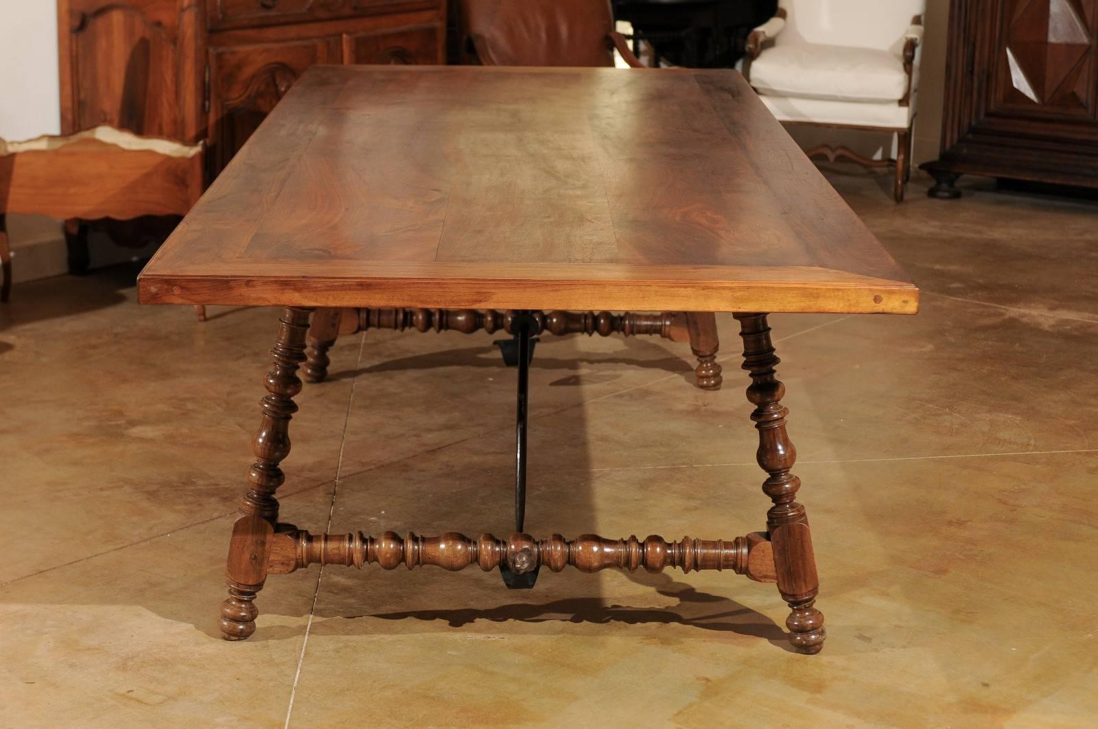 Spanish 18th Century Walnut Fratino Table with Turned Legs and Iron Stretcher 3