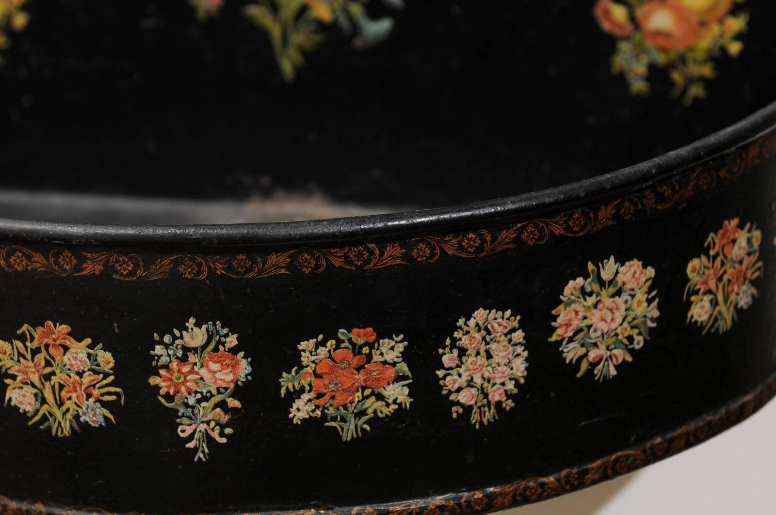 French Period Napoleon III Black Painted Tôle Lavabo with Floral Décor, 1870s 2