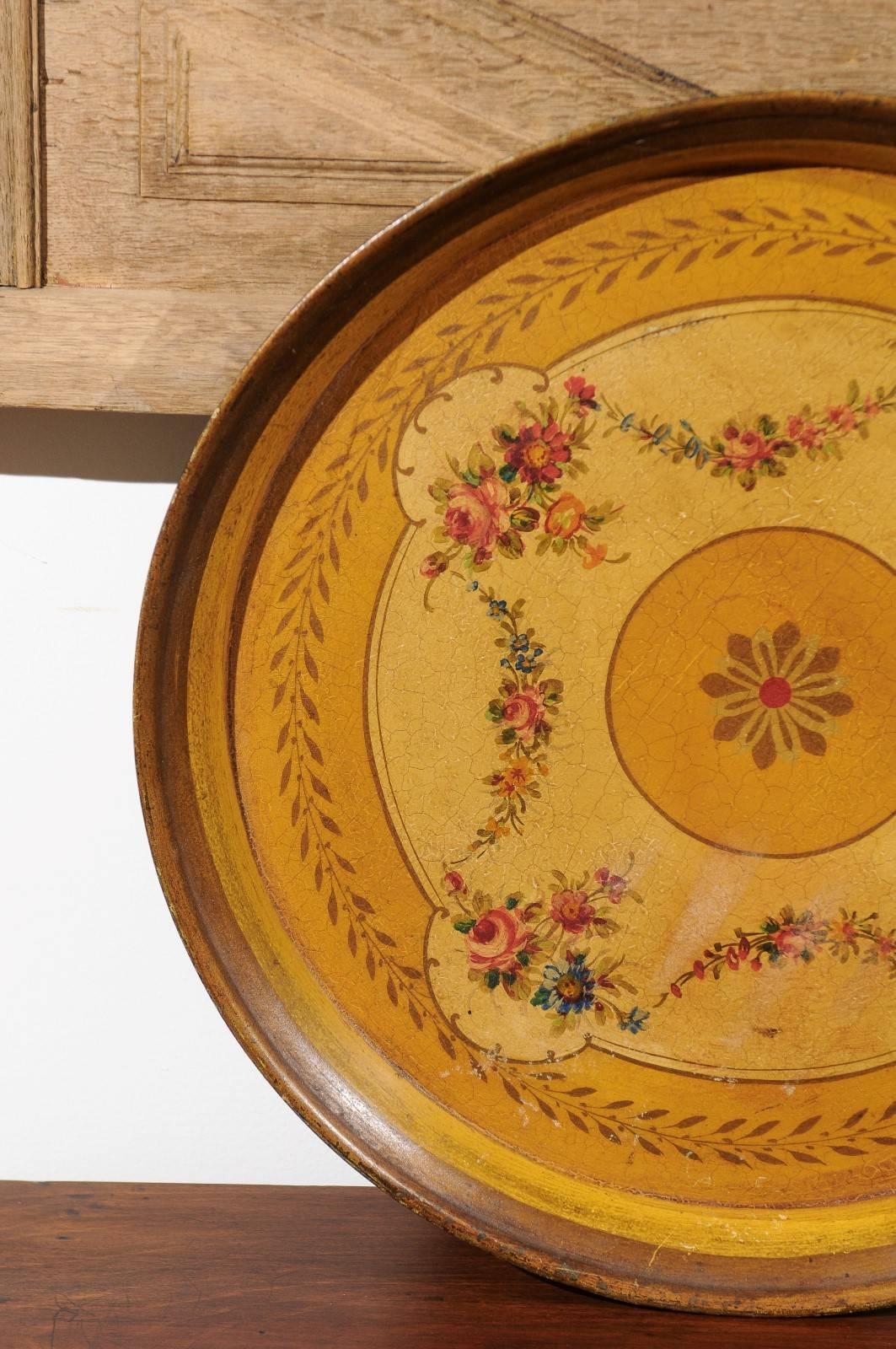 French Circular Painted Tole Tray with Floral Motifs from the 19th Century In Good Condition In Atlanta, GA