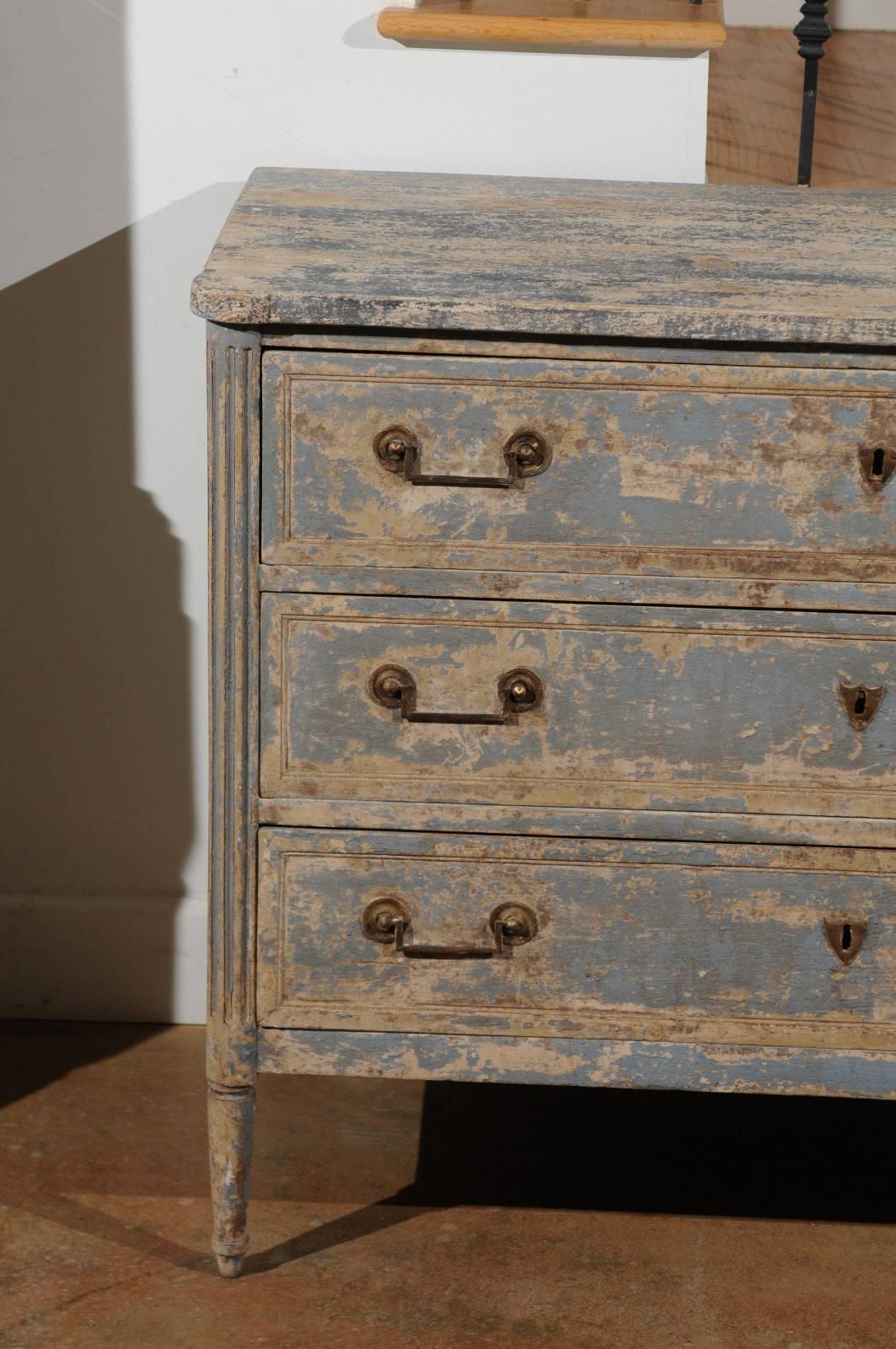 Swedish 1800s Gustavian Period Blue Painted Three-Drawer Chest with Fluted Posts In Good Condition In Atlanta, GA