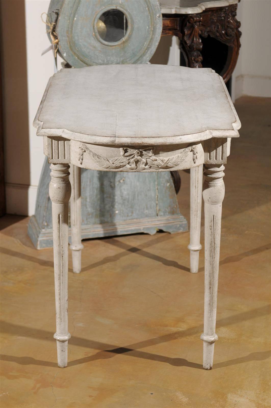 Swedish Gustavian Style Painted Wood Tea Table with Carved Swags, circa 1880 In Good Condition In Atlanta, GA
