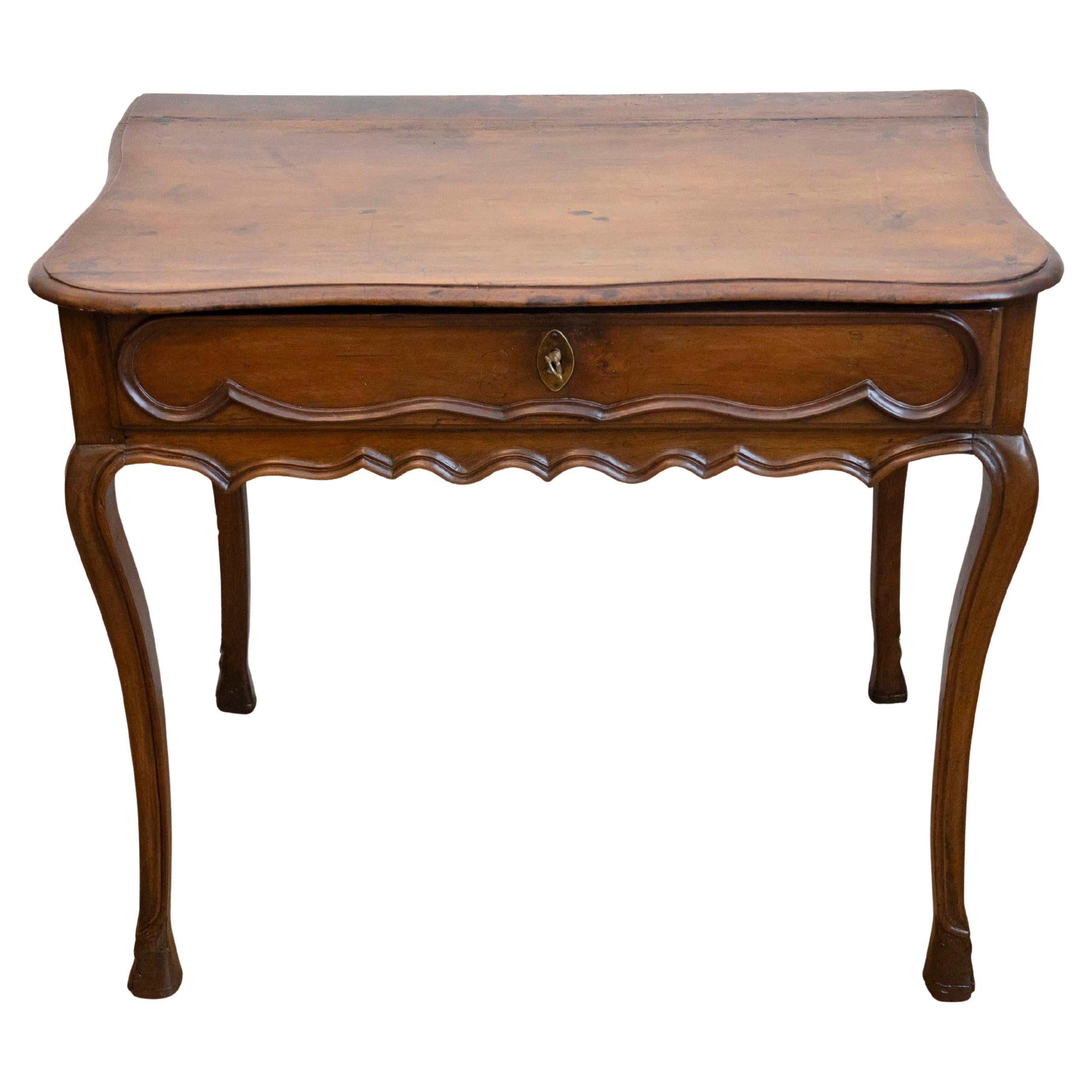 Italian Baroque Style 19th Century Walnut Console Table with Serpentine Front For Sale