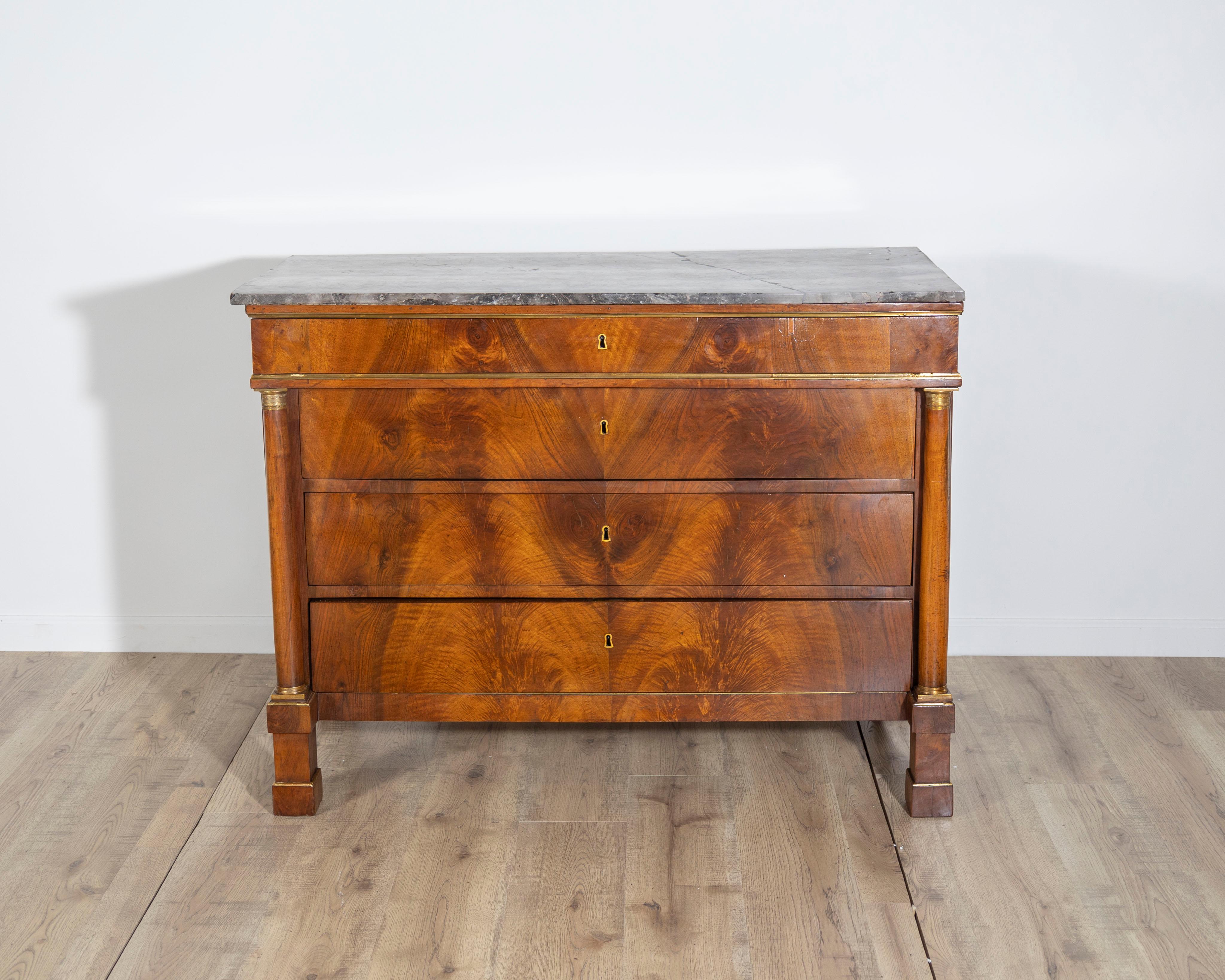 Pair of Early 19th Century Italian Walnut Commodes with Marble Tops For Sale 8