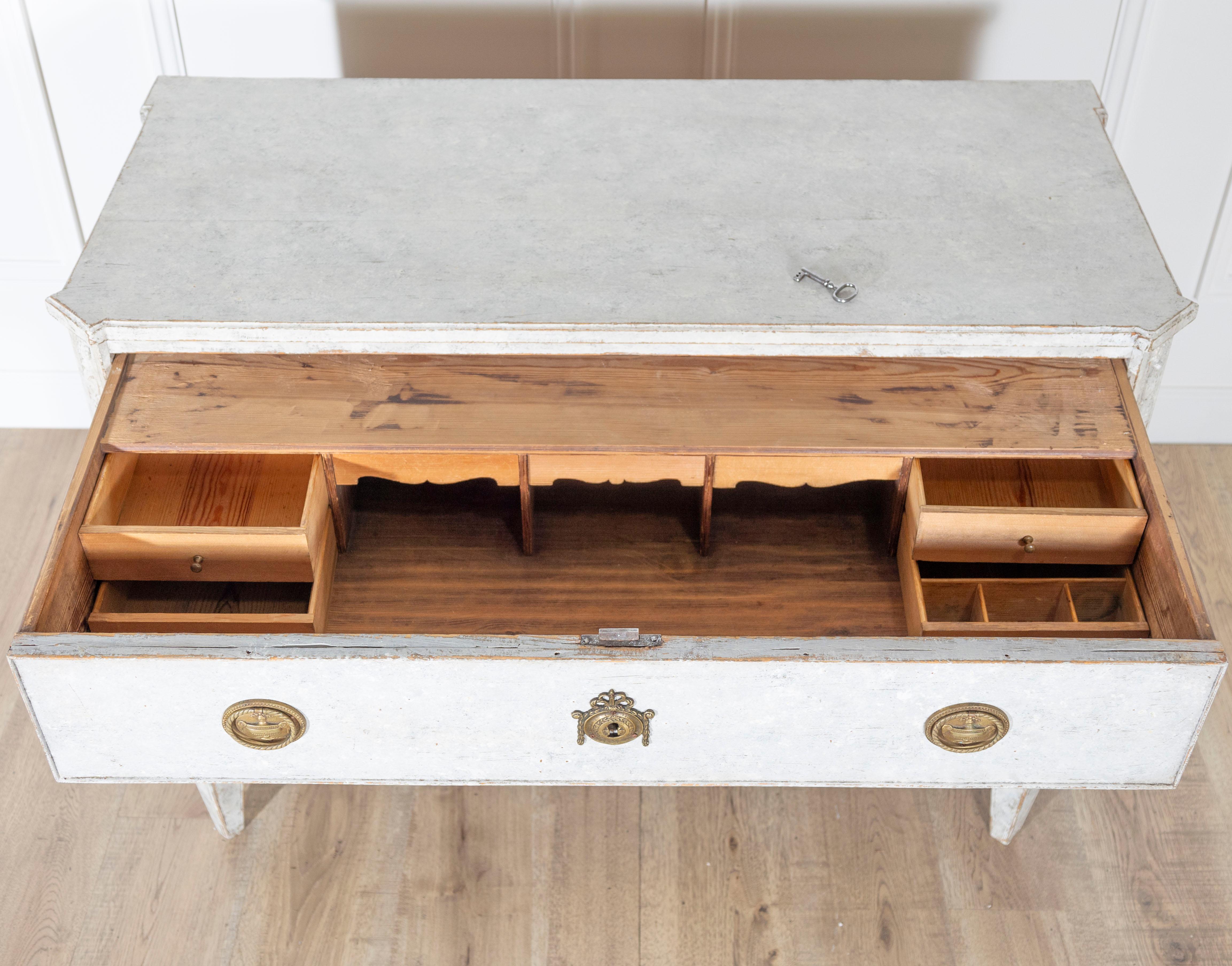 Swedish Gustavian Chest of Drawers with Internal Dividers, circa 1800 For Sale 3