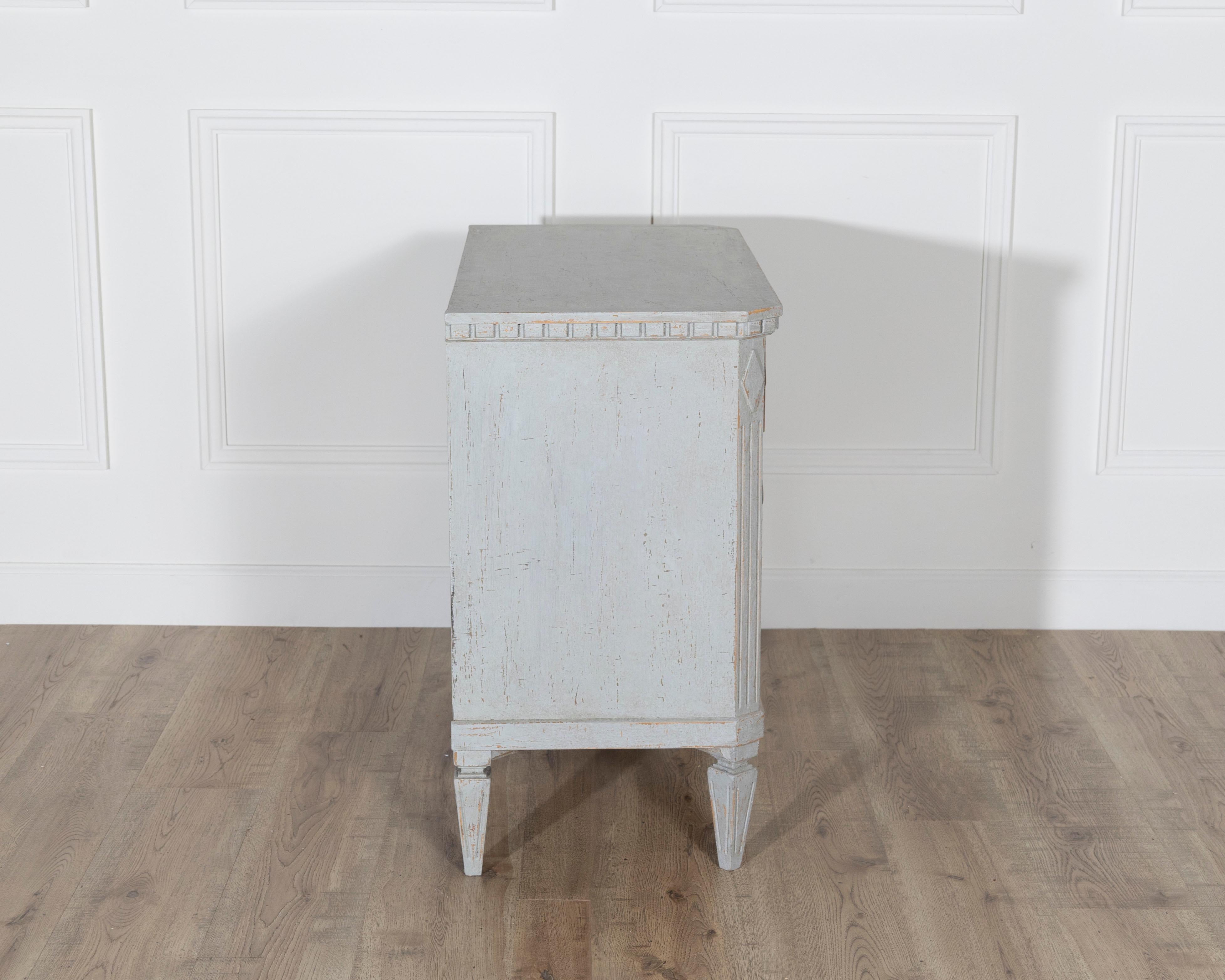 Pair of Swedish Gustavian Style Painted Chests with Carved Detail, circa 1920 For Sale 1