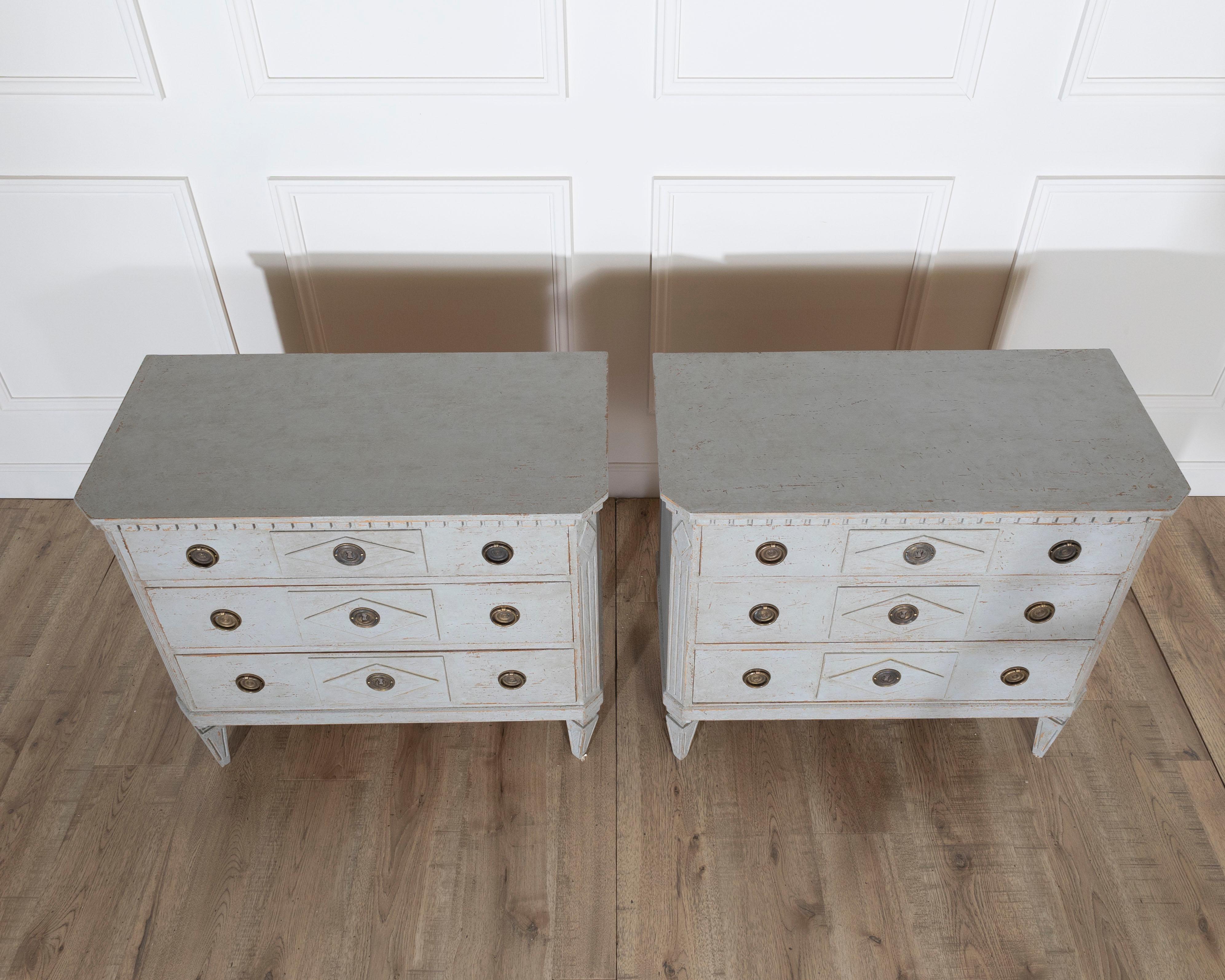 Scandinavian Pair of Swedish Gustavian Style Painted Chests with Carved Detail, circa 1920 For Sale