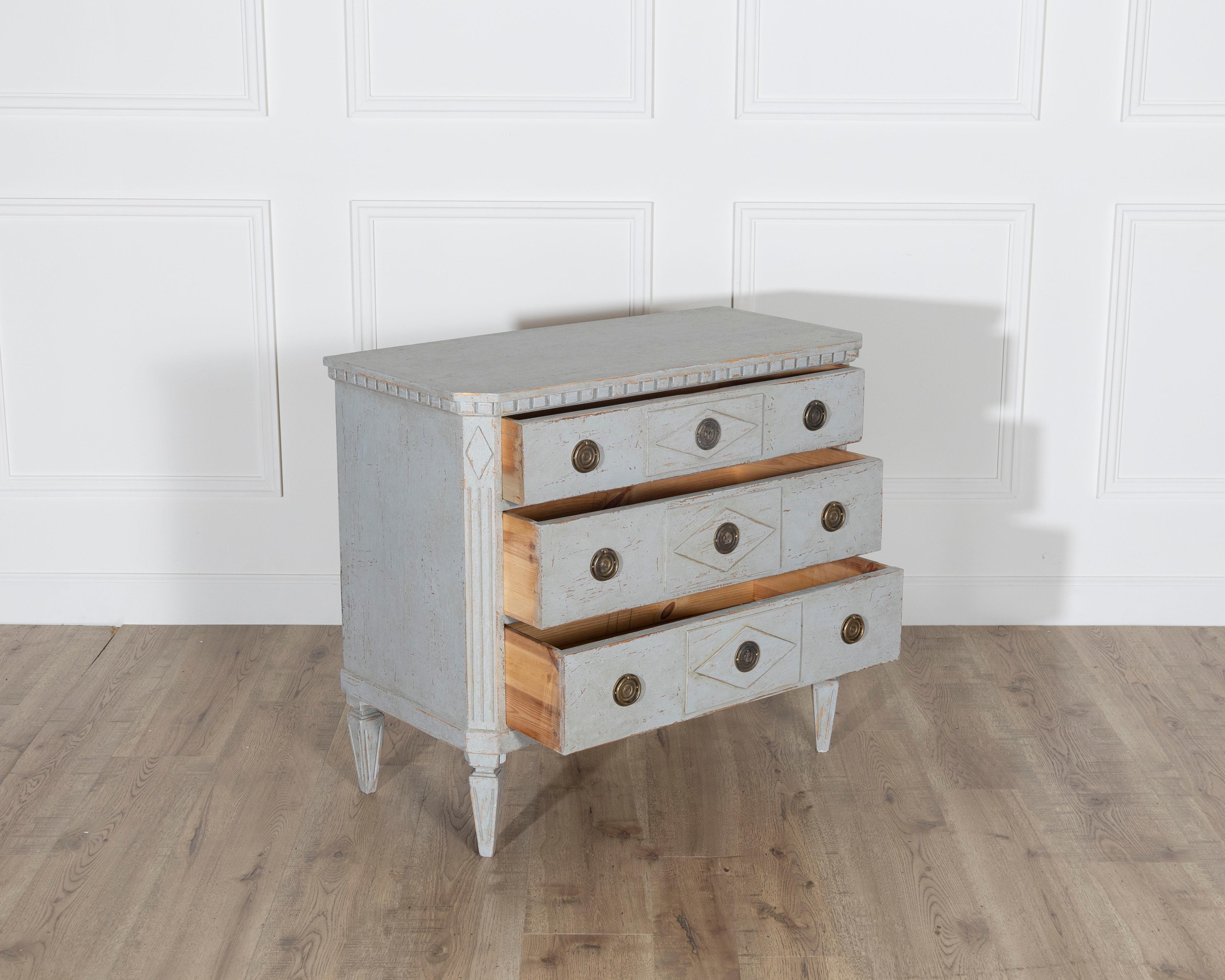 Pine Pair of Swedish Gustavian Style Painted Chests with Carved Detail, circa 1920 For Sale