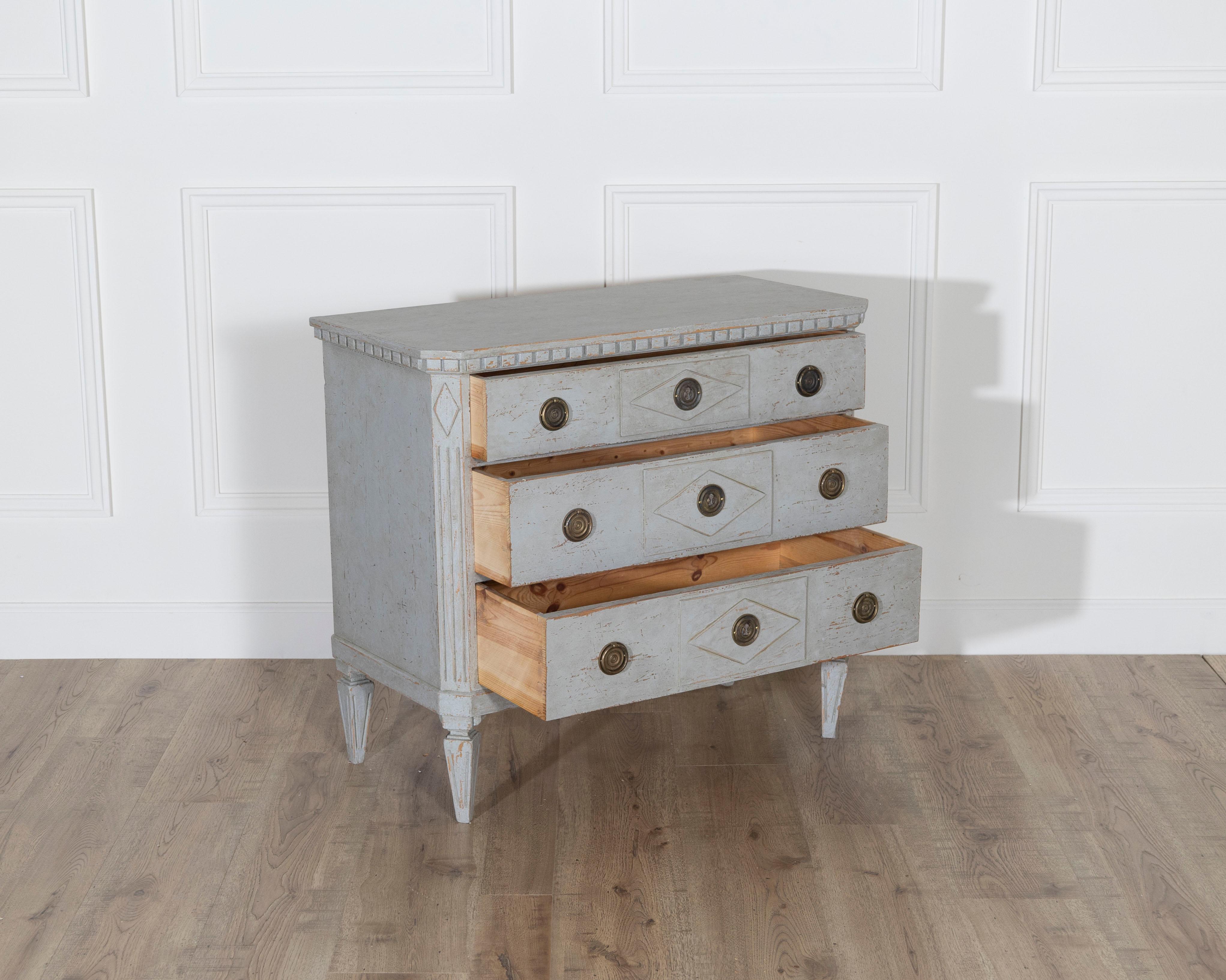 Pair of Swedish Gustavian Style Painted Chests with Carved Detail, circa 1920 For Sale 5