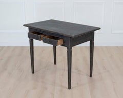 Bureau de style gustavien du début du XIXe siècle