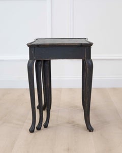 Ensemble de tables gigognes suédoises de style Queen Anne
