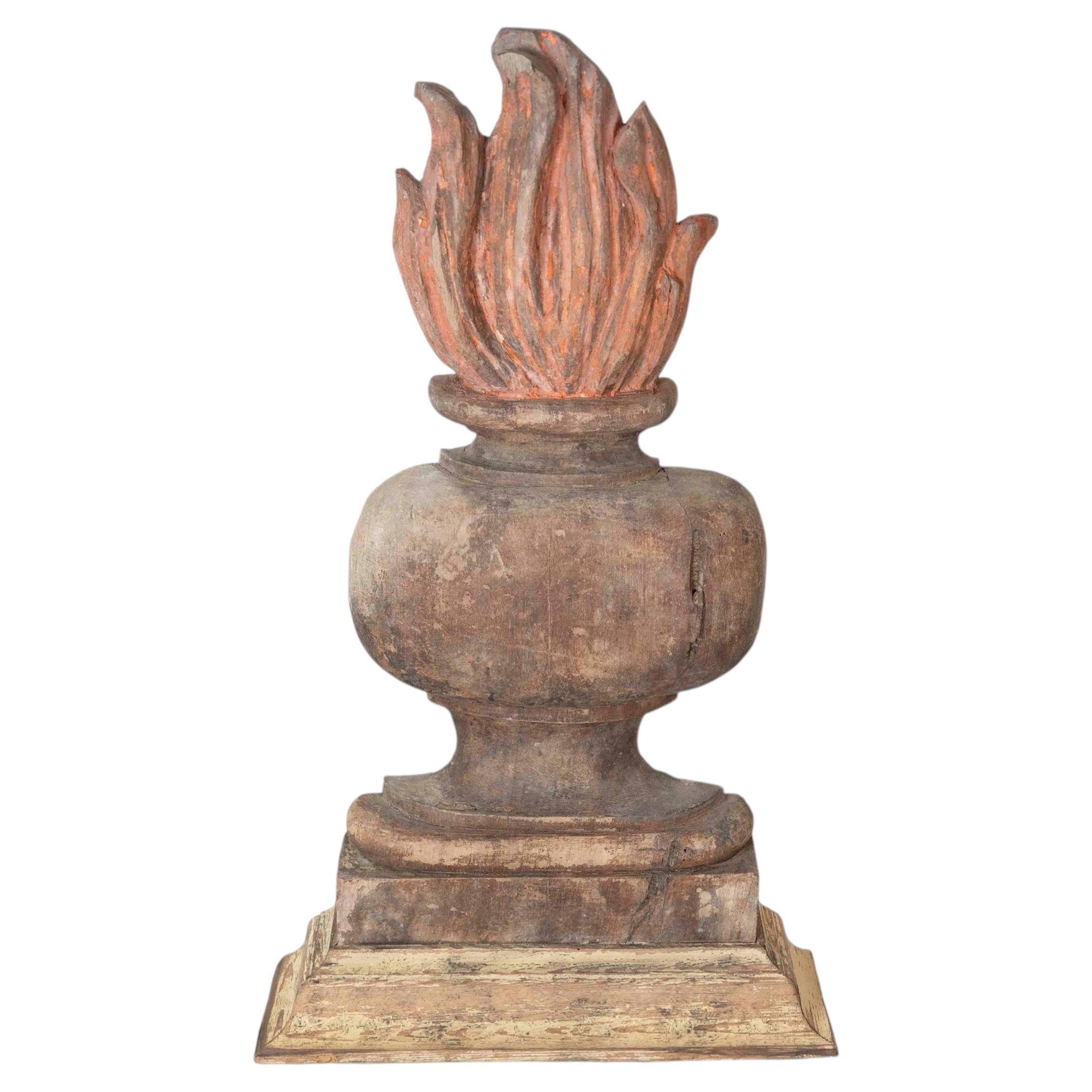 Pot à feu français du XVIIIe siècle en bois sculpté