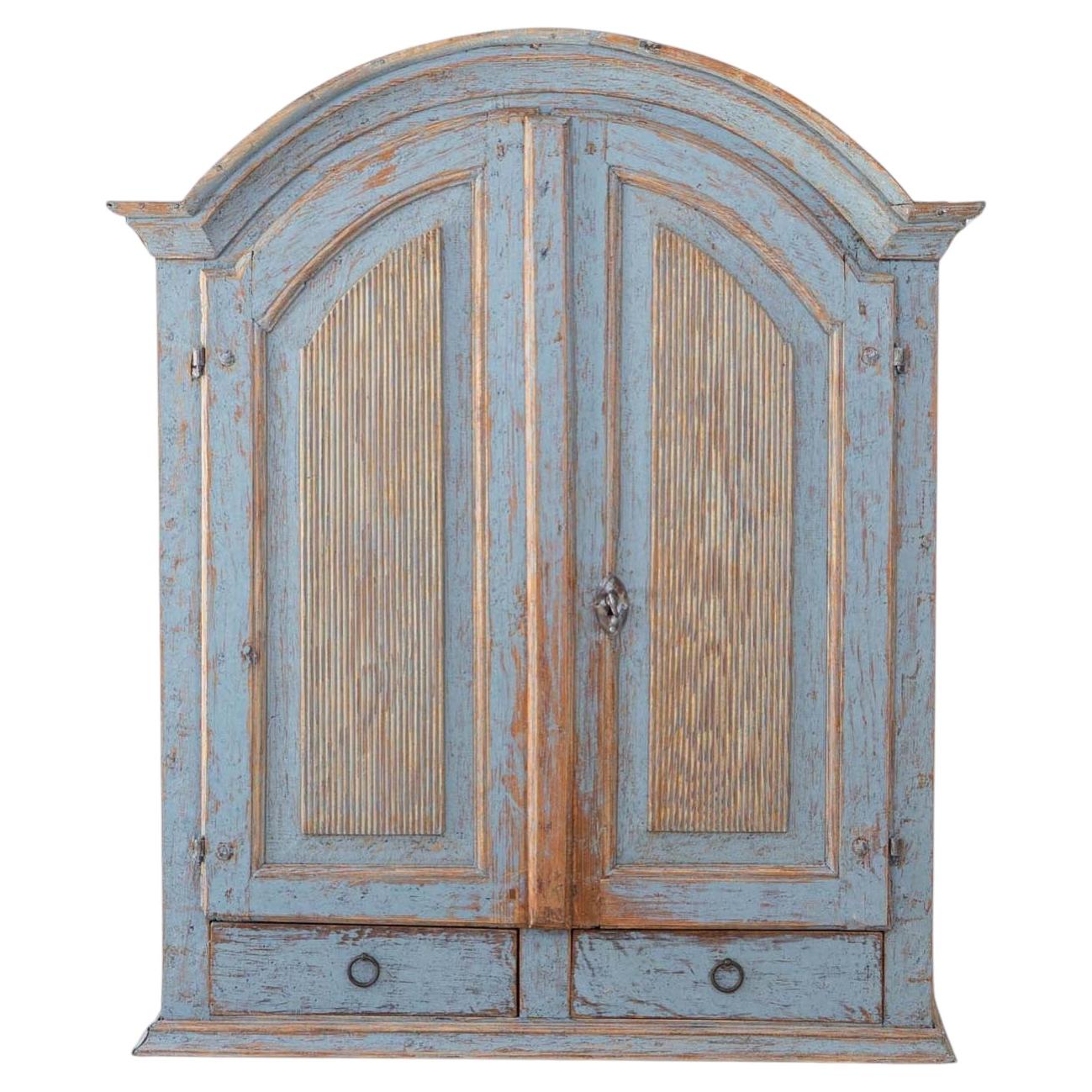 What is a vitrine?
