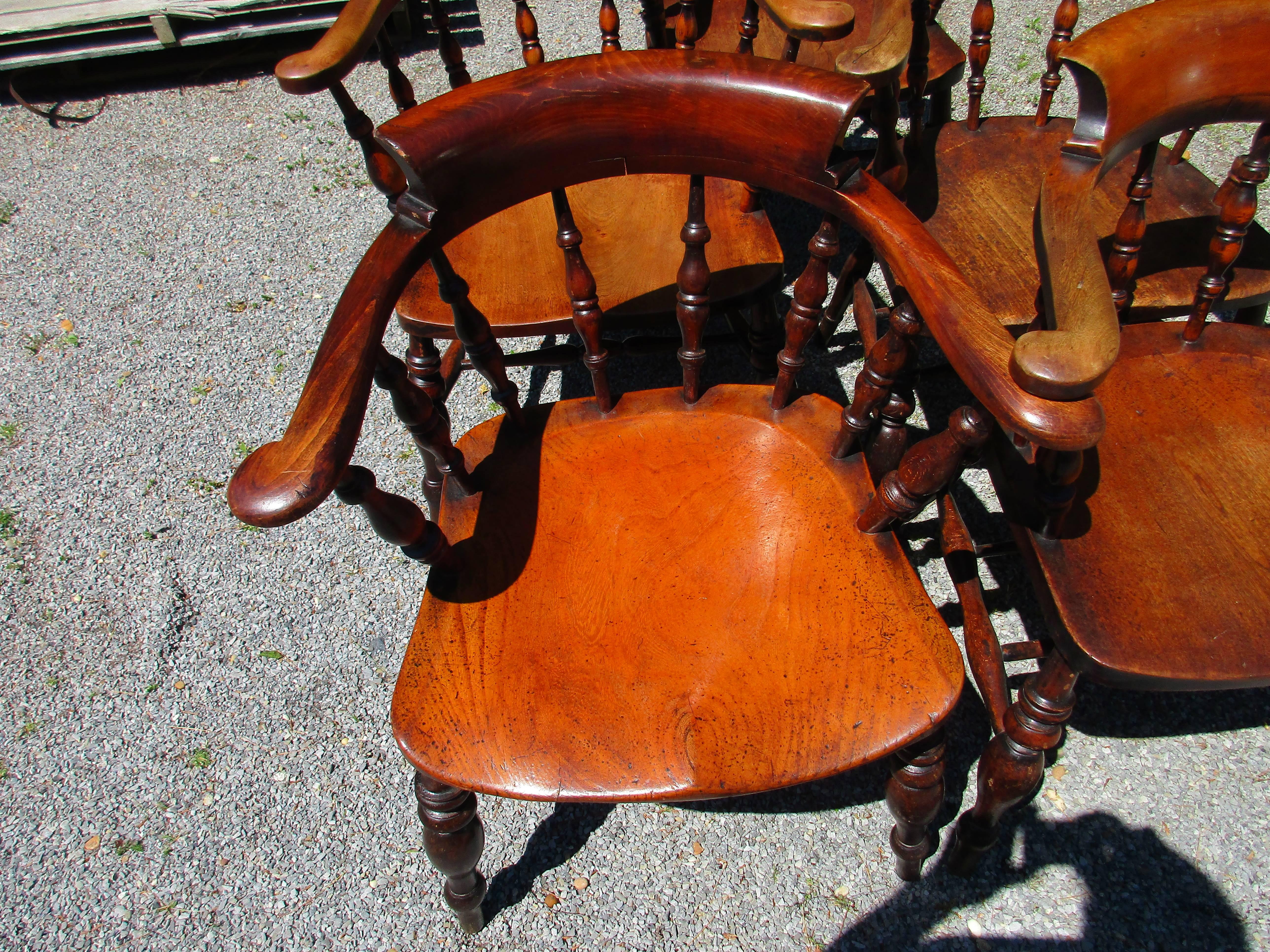 19th Century Antique Set of Five English Elmwood Windsor Chairs