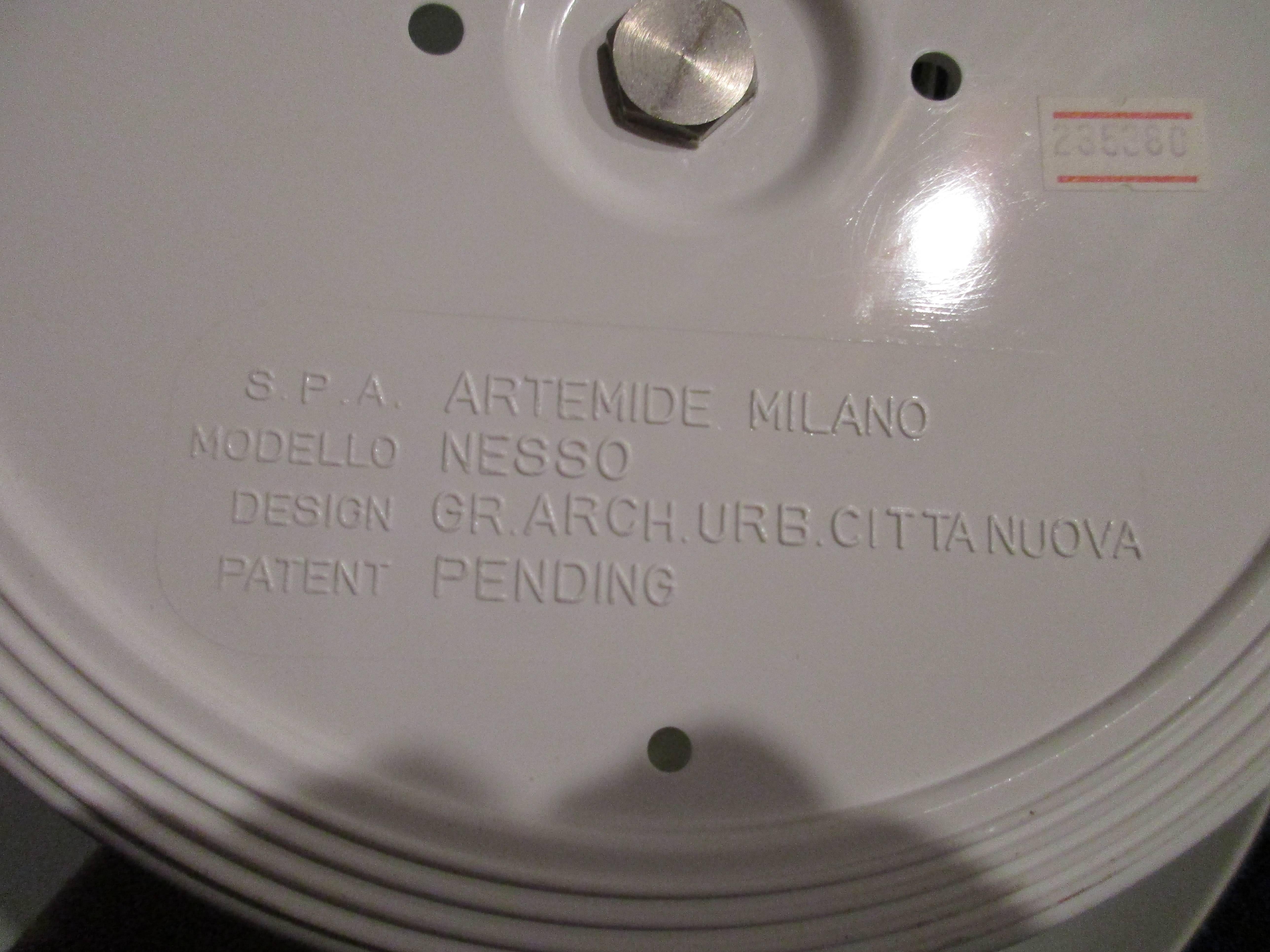 Paar Nesso-Tischlampen von Artemide aus dem Jahr 1967, Erstausgabe (Moderne der Mitte des Jahrhunderts) im Angebot