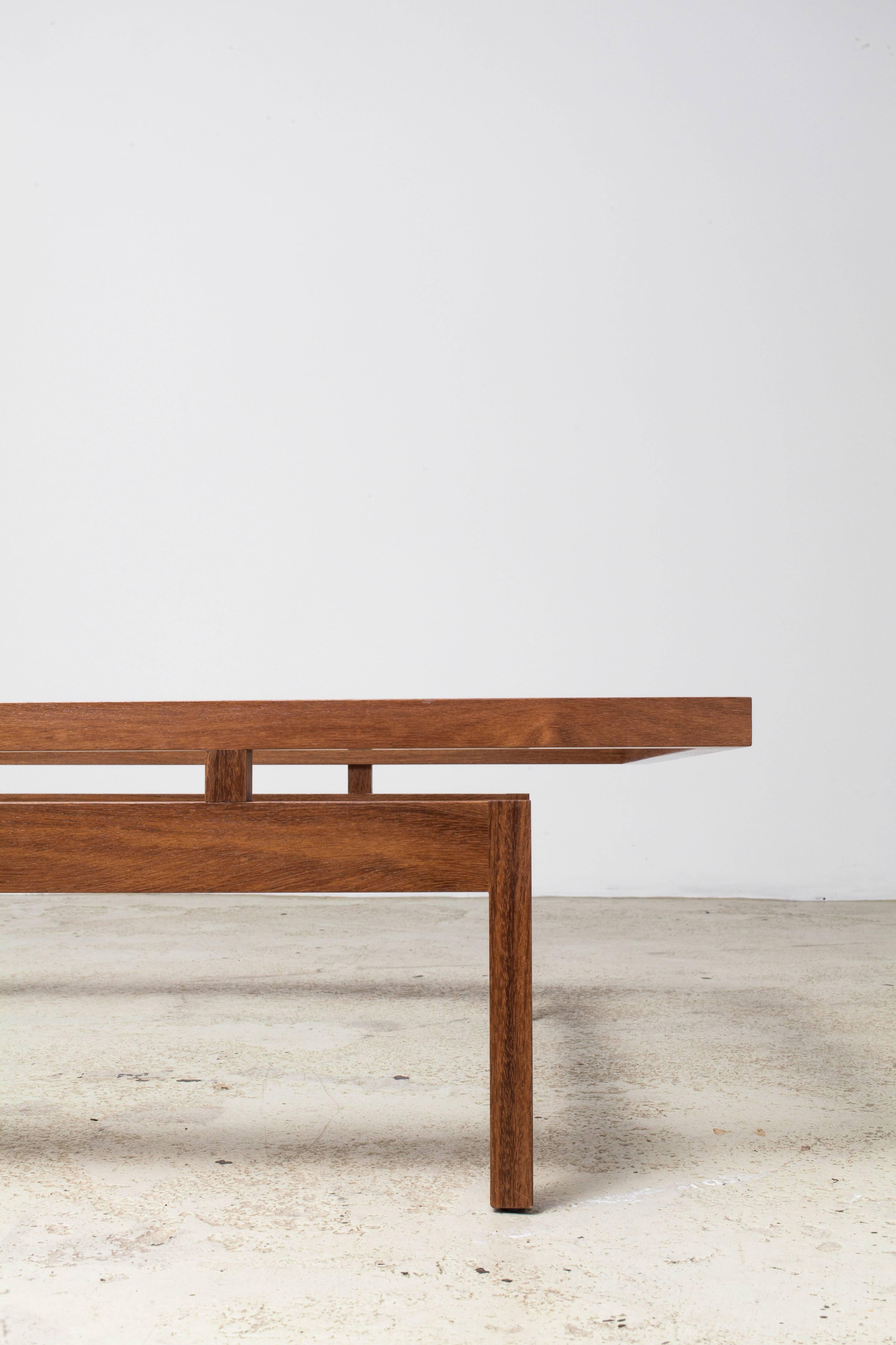 Mid-Century Modern Duas Cores Coffee Table by Branco & Preto For Sale