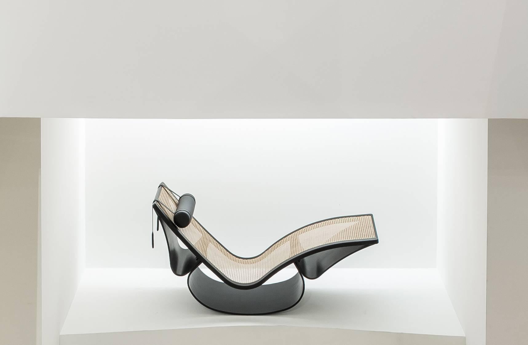 Modern Rio Chaise by Oscar Niemeyer For Sale
