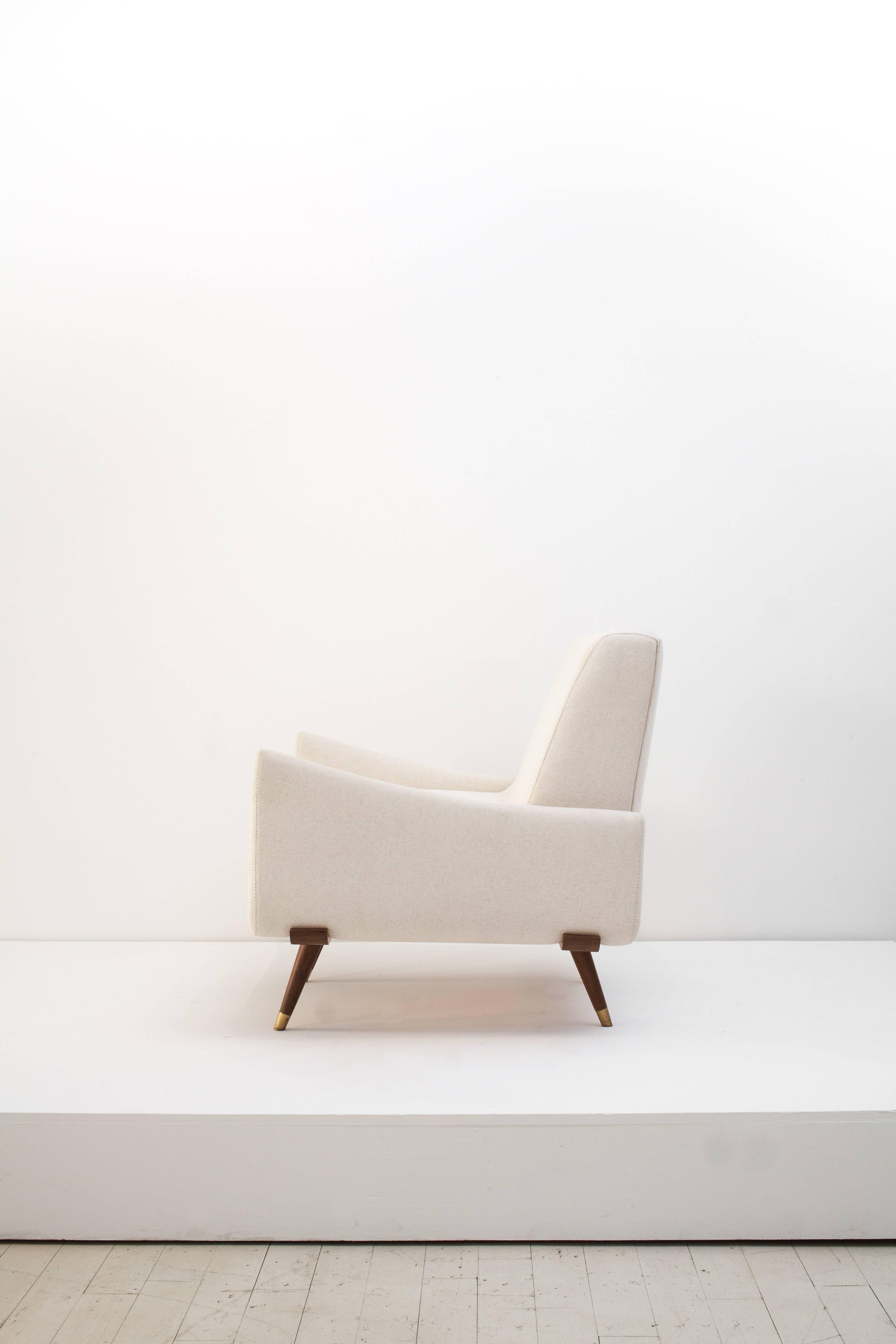 Contemporary PO-801 Armchair by Jorge Zalszupin For Sale