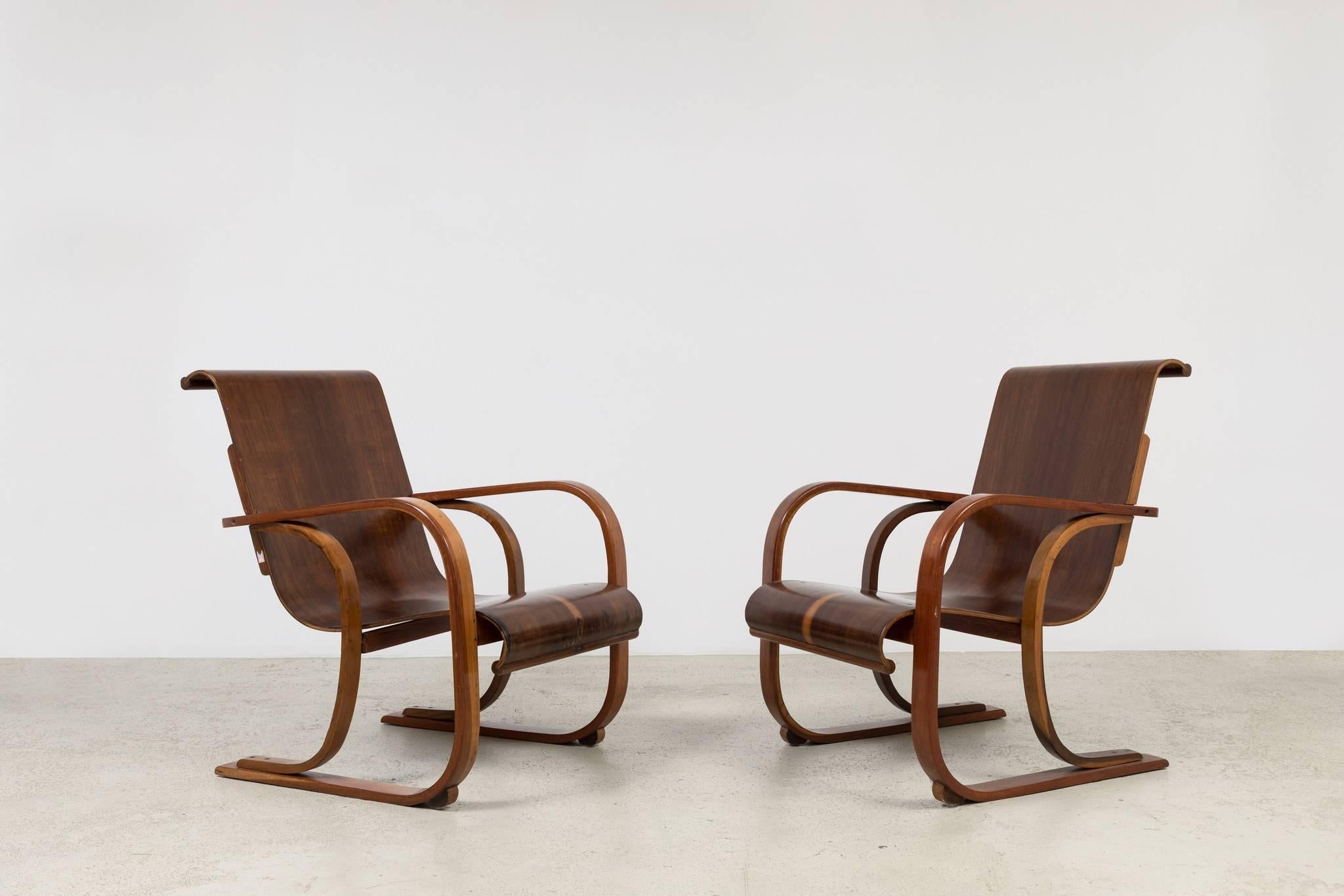Vintage Art Deco 1950s armchairs made in curved plywood by Moveis CIMO. 

Moveis CIMO (Cia. Industrial de Móveis S/A) was a Brazilian furniture factory established in 1913 in Santa Catarina. The company – which was once the largest furniture