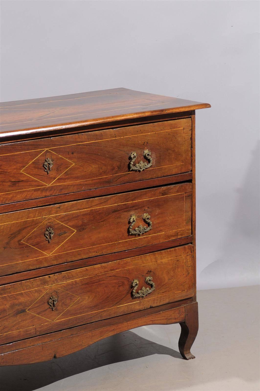 Italian 18th Century Walnut Commode with Diamond Inlay and Three Drawers In Excellent Condition In Atlanta, GA