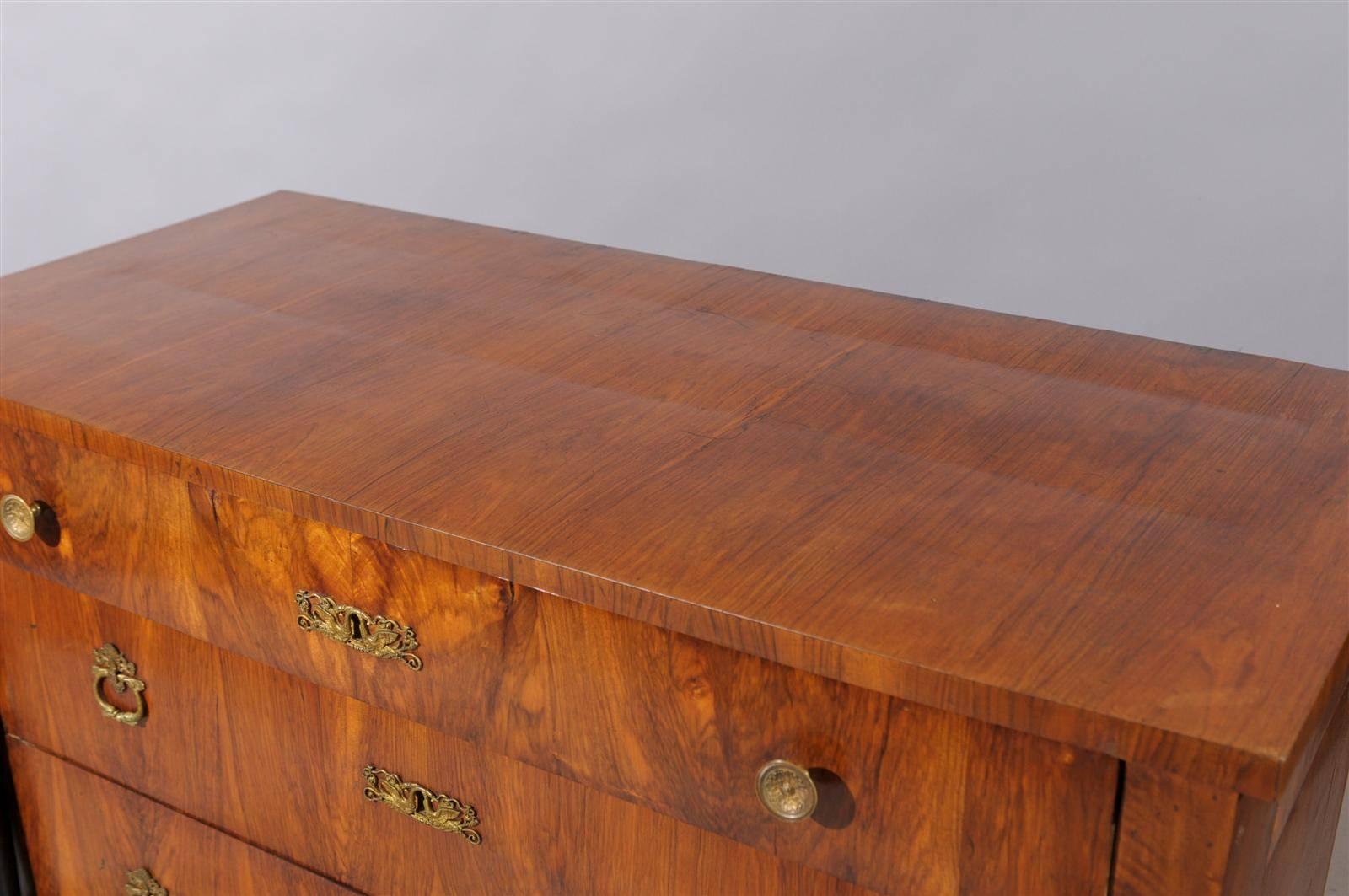 Pair of Large Early 19th Century Italian Empire Walnut Commodes For Sale 2