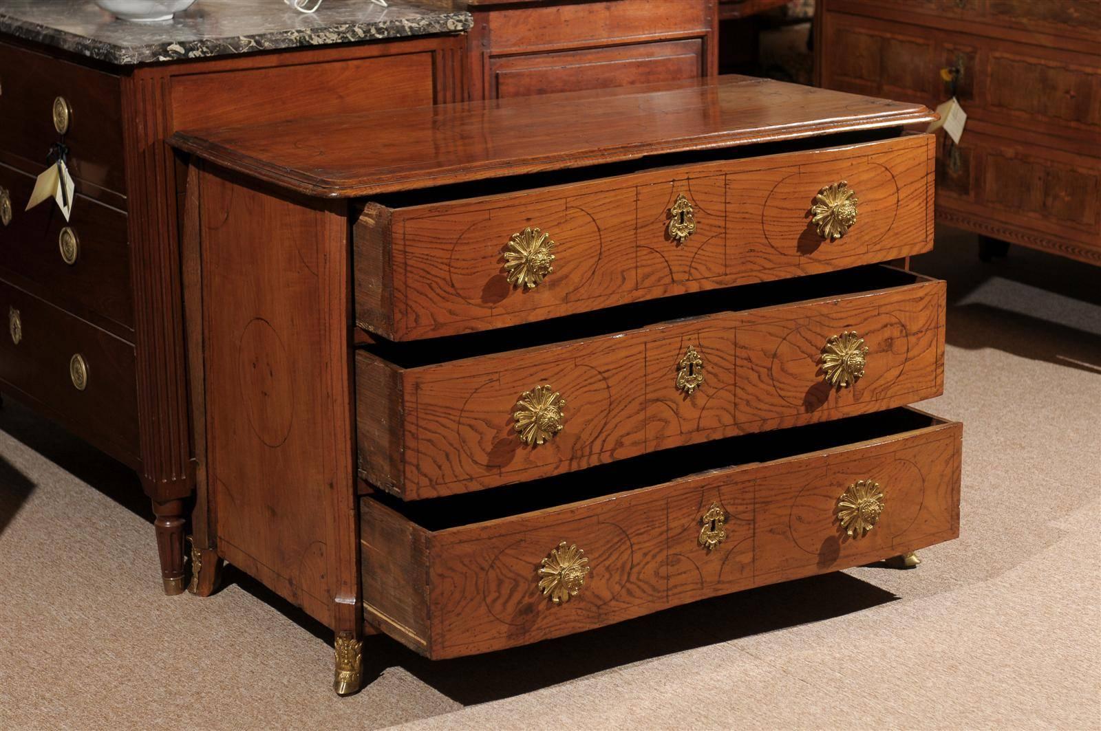 18th Century Swedish Oak Commode with Serpentine Front and Inlaid Designs For Sale 3