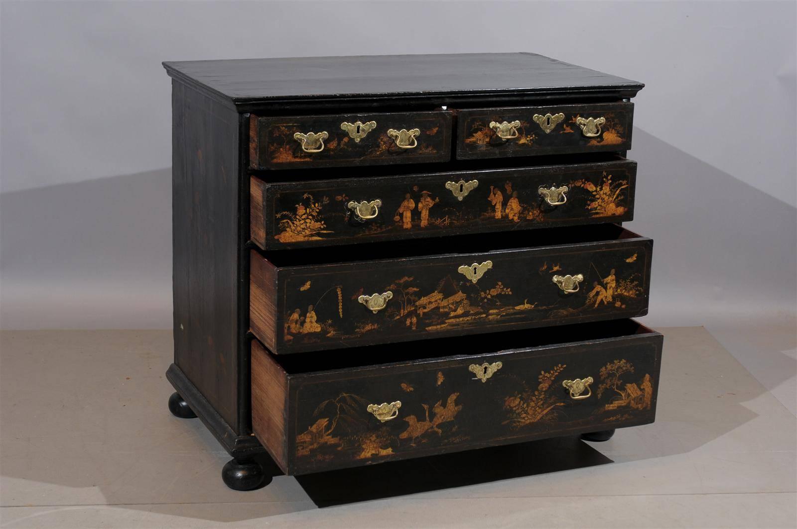 18th Century English Chinoiserie Lacquered Chest with Bun Feet and Five Drawers 2