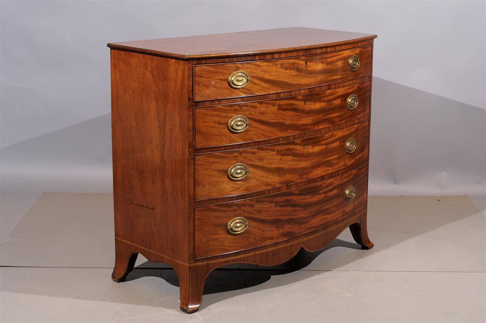 Early 19th Century English Sheraton Mahogany Bowfront Chest In Excellent Condition In Atlanta, GA