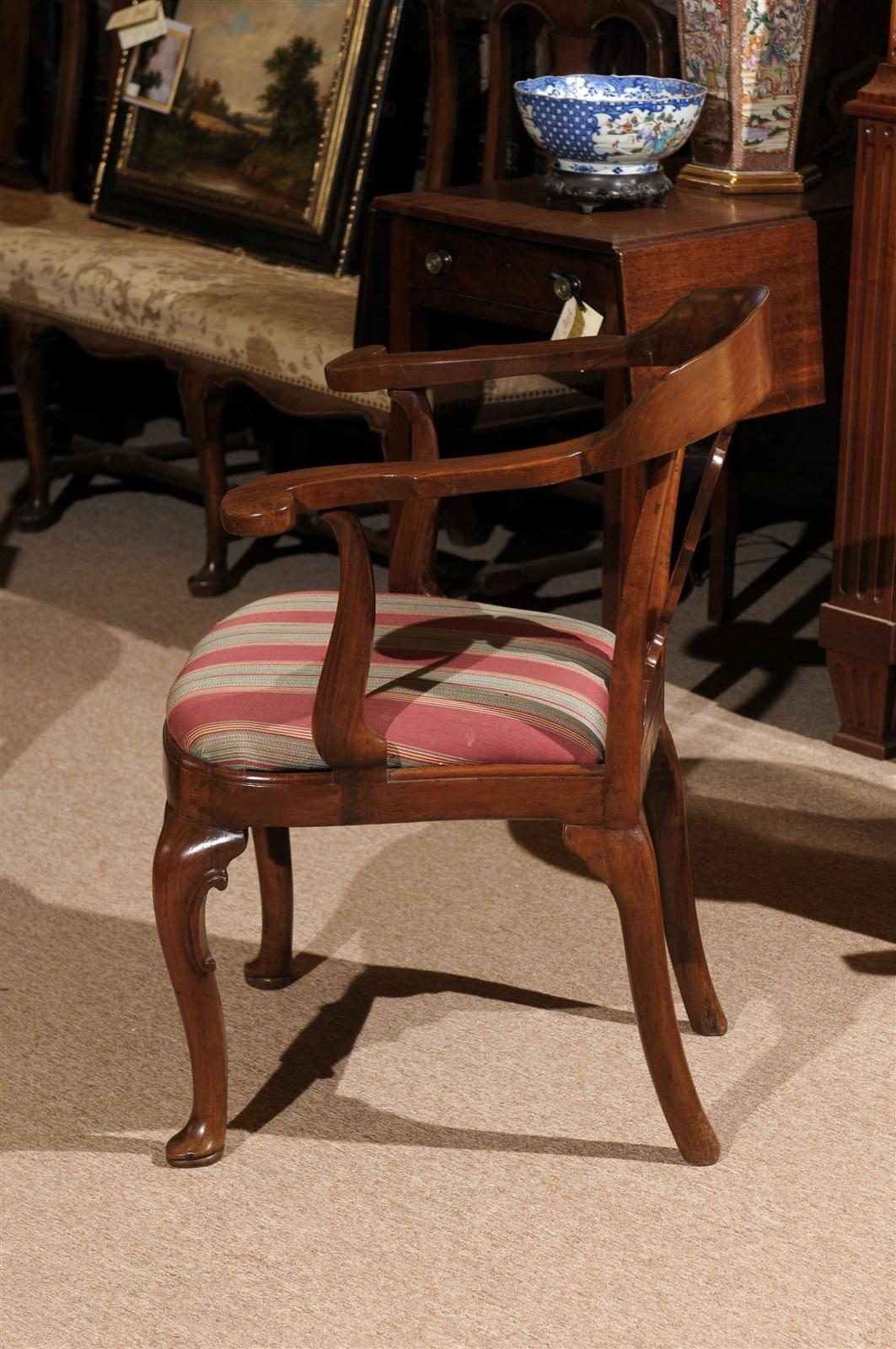 Walnut Desk Chair with Cabriole Leg and Pad Feet, Italy, Late 18th Century 4