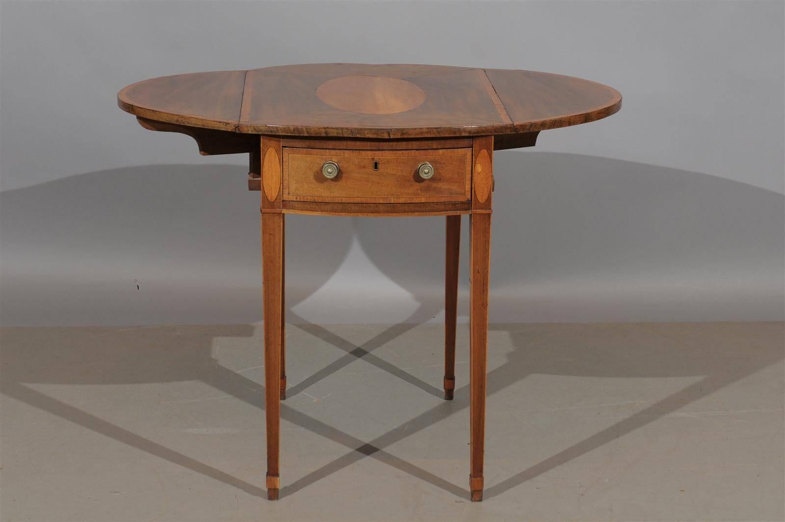 Late 18th Century English George III Mahogany Pembroke with Inlay in Satinwood 4