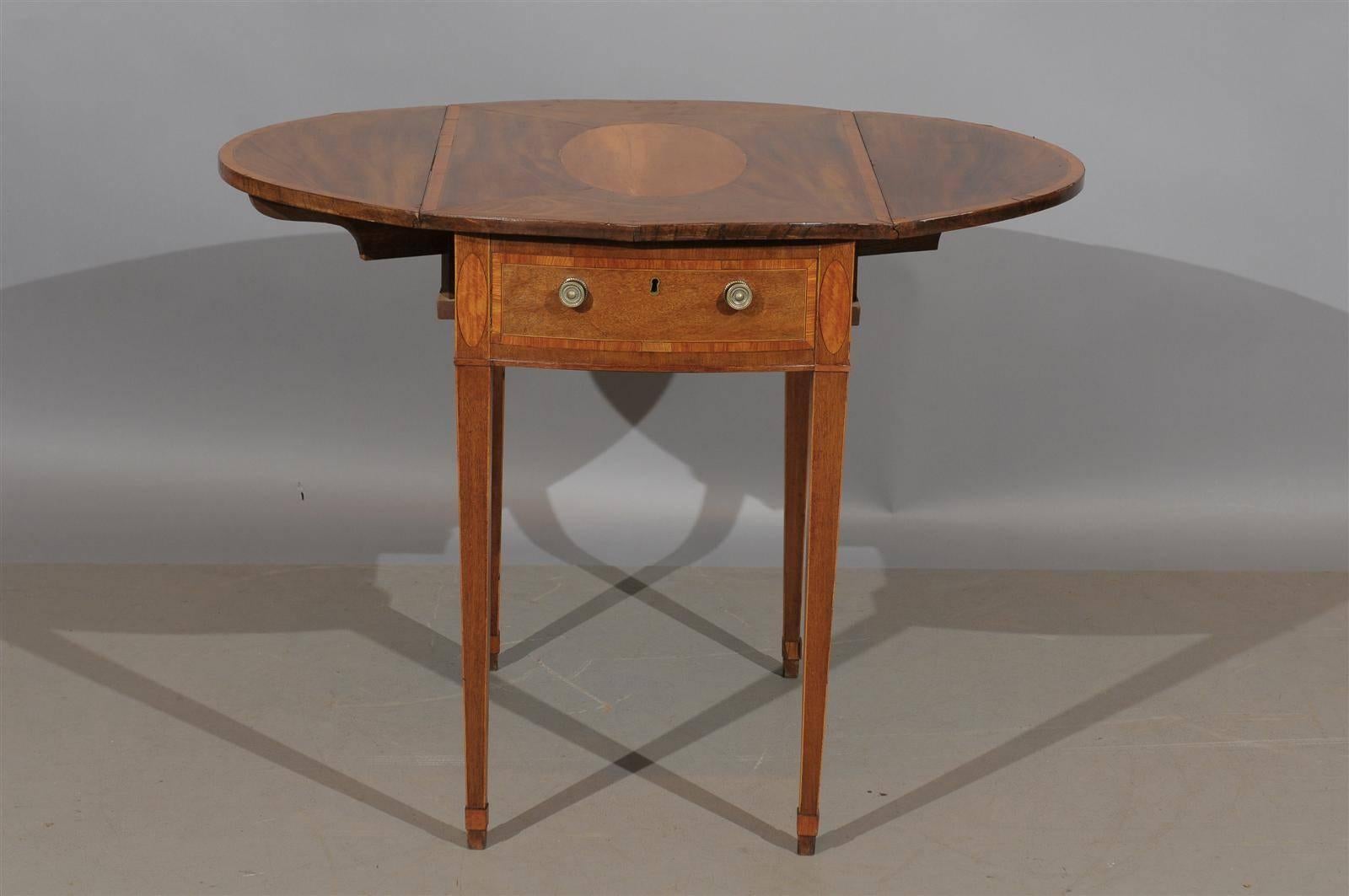 Late 18th Century English George III Mahogany Pembroke with Inlay in Satinwood 3