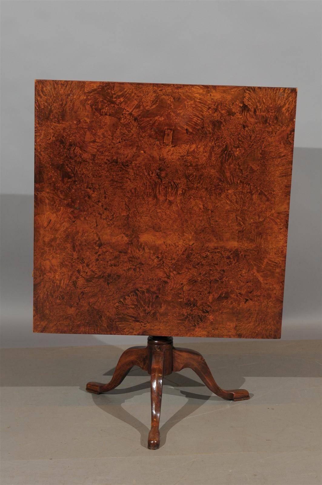 Swedish tilt-top table in burled wood, circa 1800-1820.