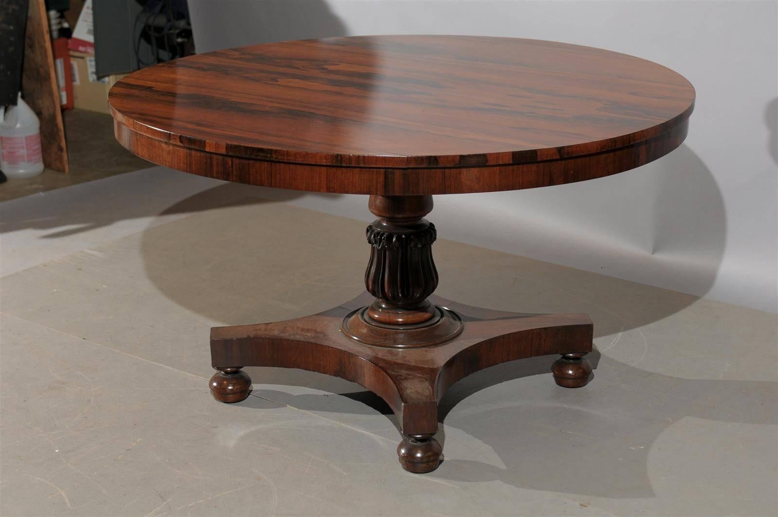 19th Century English Regency Rosewood Center Table In Excellent Condition In Atlanta, GA