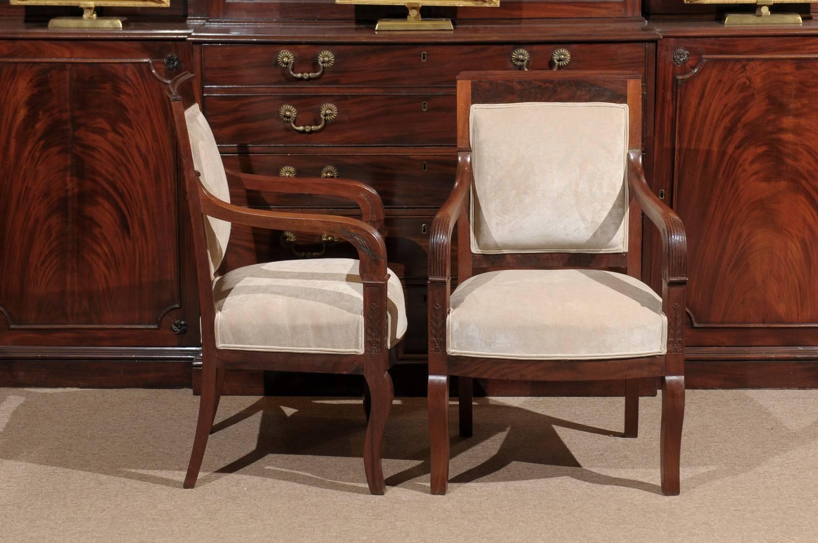 Pair of French Empire Mahogany Fauteuils, 19th Century, circa 1810 For Sale 1