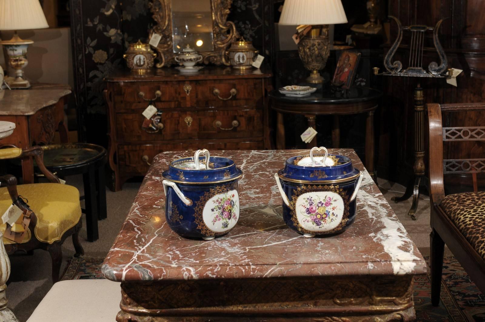 Anglais Paire de rafraîchisseurs à fruits Worcester bleu cobalt, Angleterre, vers 1780 en vente