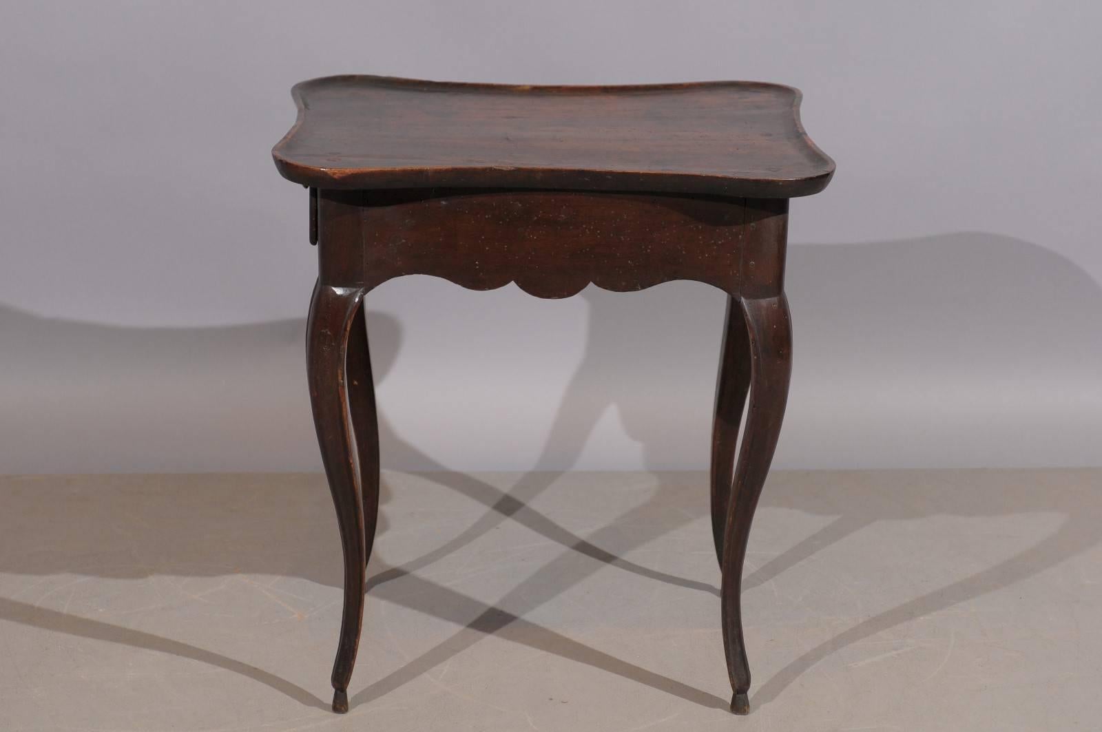 18th Century French Walnut Table with Shaped Dish Top and Drawer In Excellent Condition In Atlanta, GA