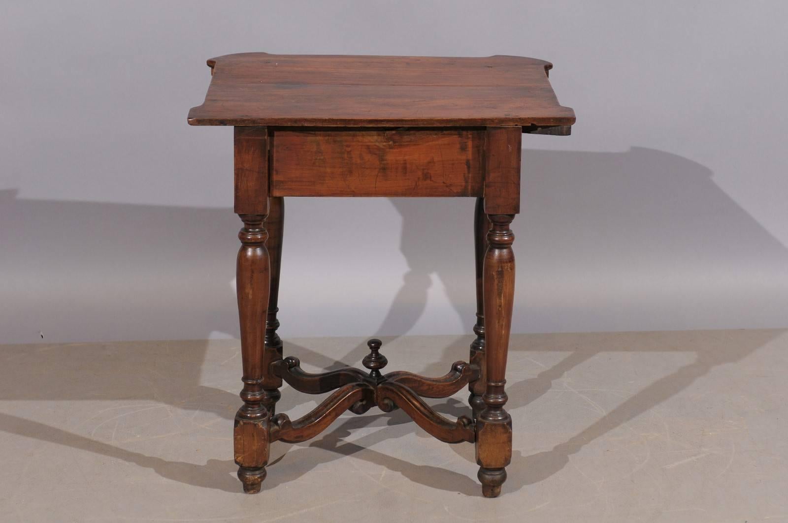 Petite 18th Century Louis XIV Style Walnut Side Table In Excellent Condition In Atlanta, GA
