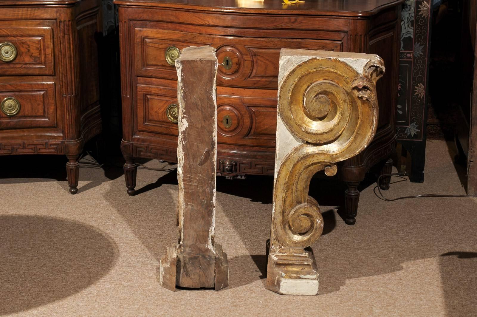 Pair of Large 19th Century Italian Painted and Parcel-Gilt Brackets 7