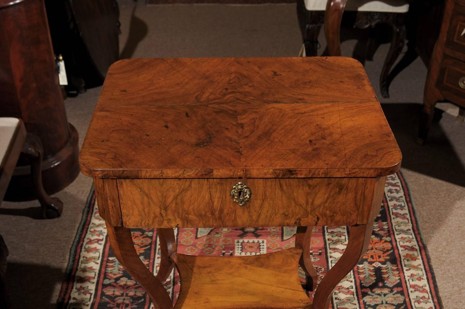 Early 19th Century Italian Walnut Table with Saber Leg and Lower Shelf 2