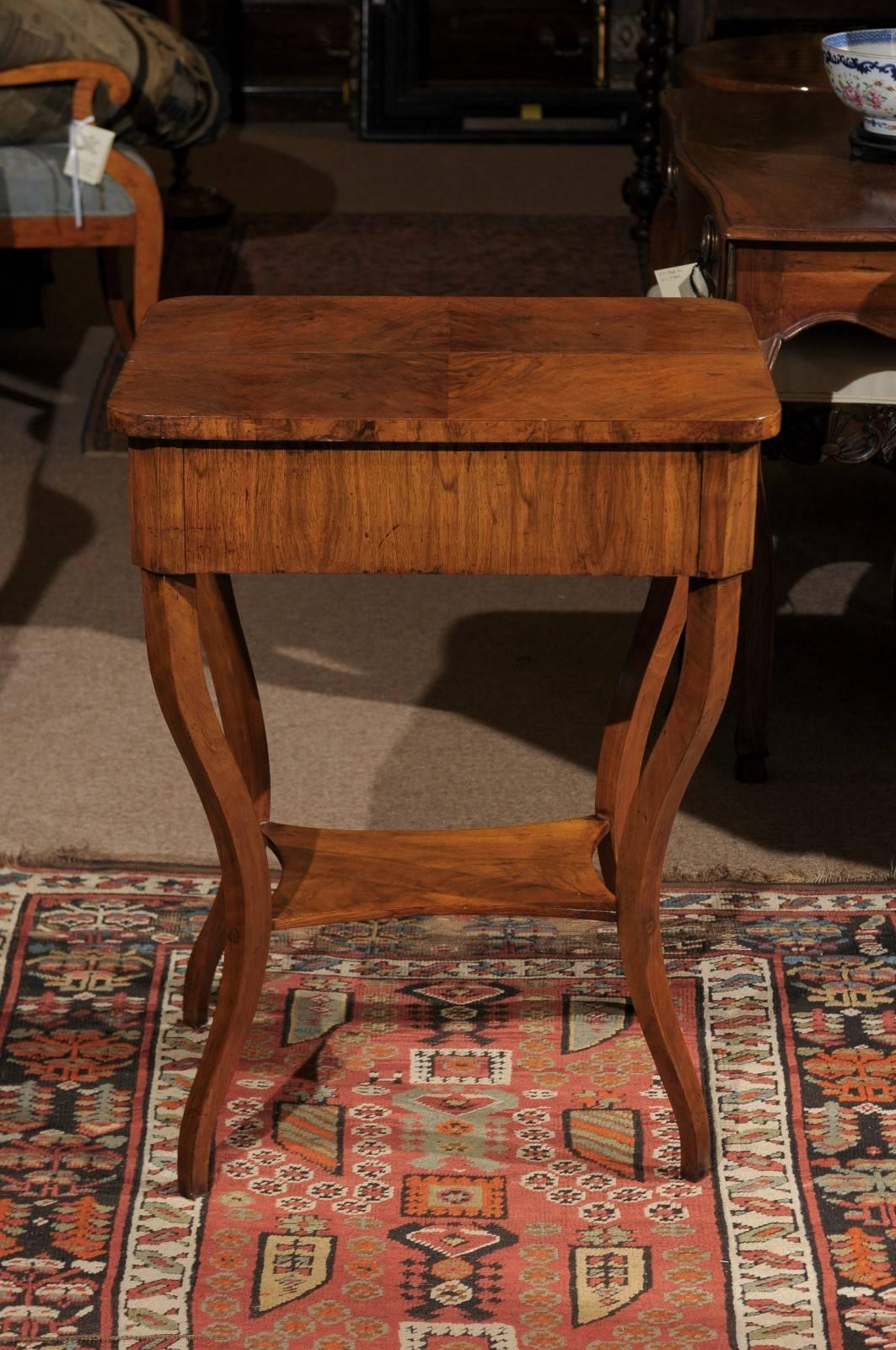 Early 19th Century Italian Walnut Table with Saber Leg and Lower Shelf 6