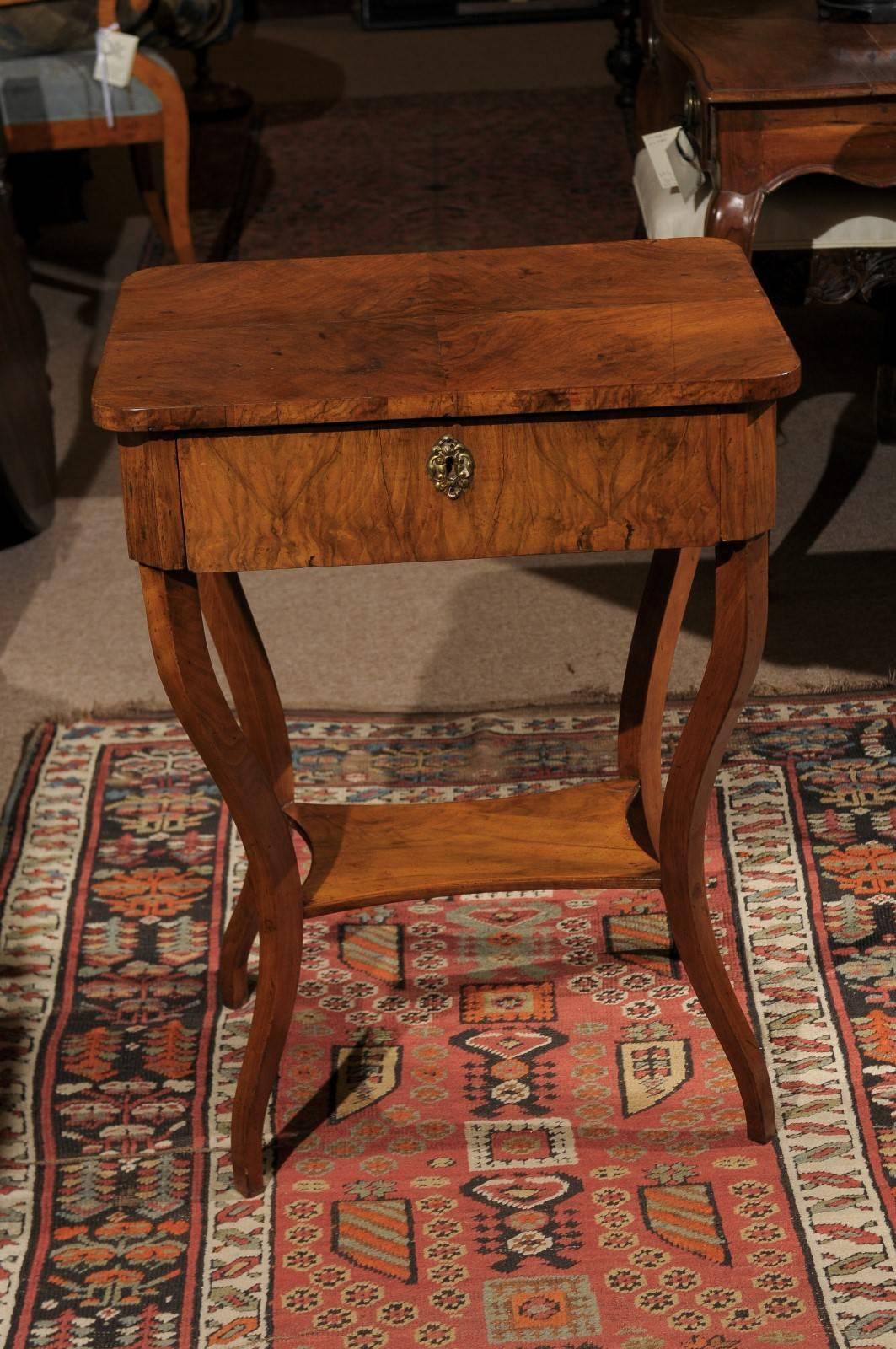 Early 19th Century Italian Walnut Table with Saber Leg and Lower Shelf 7