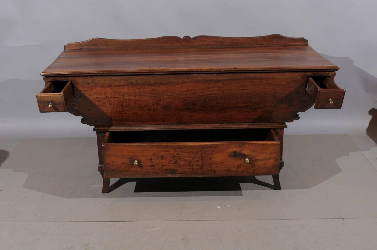 18th Century Swiss Dough Bin in Walnut and Elm with Lift Top & Lower Drawer In Excellent Condition In Atlanta, GA
