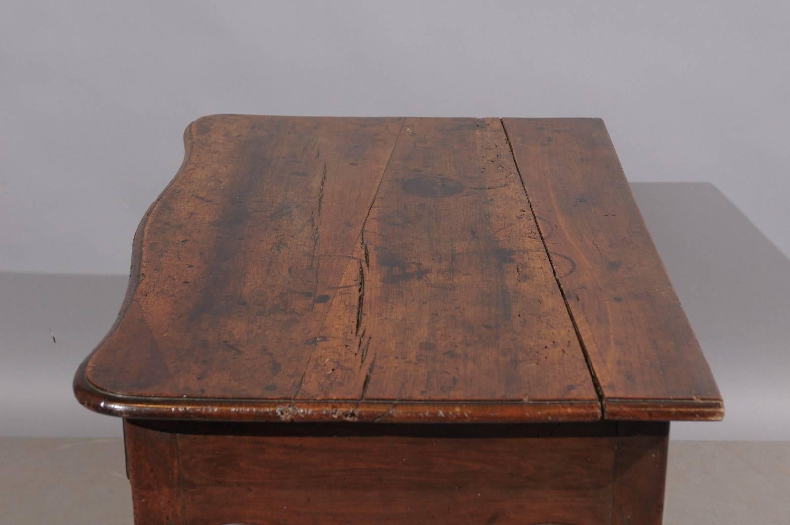 18th Century French Louis XV Walnut Table with Drawer and Hoof Feet 7