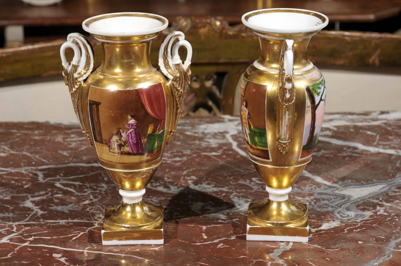 Pair of porcelain of Paris, urns, circa 1820.