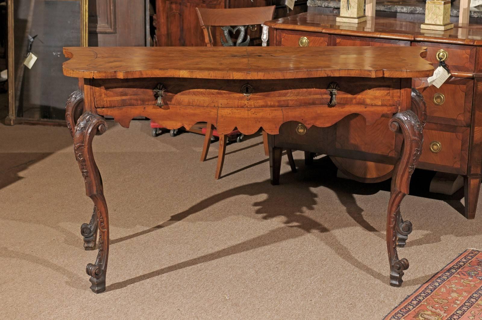 18th Century Italian Rococo Walnut Console with Serpentine Top and Carved Legs 4