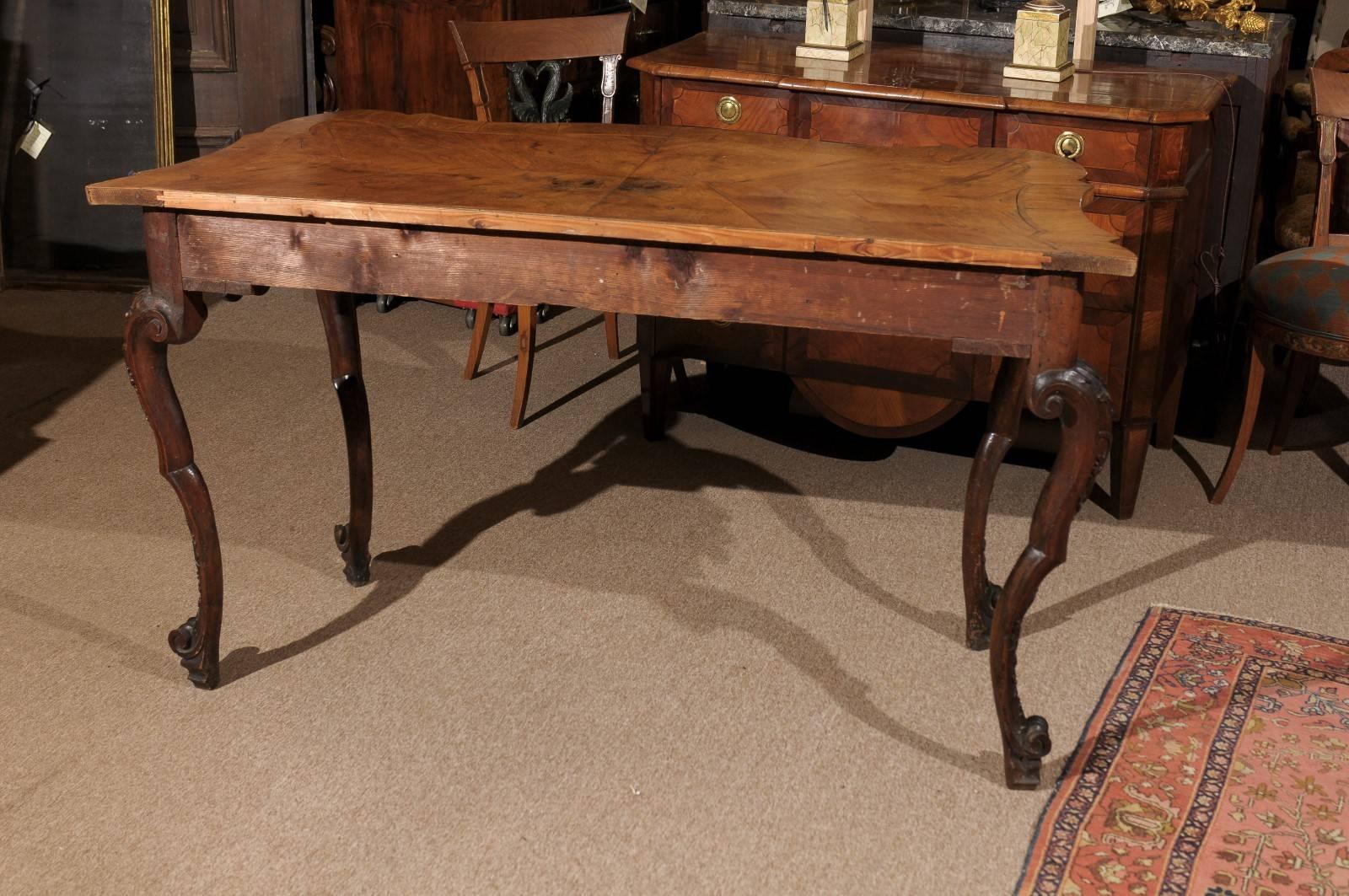 18th Century Italian Rococo Walnut Console with Serpentine Top and Carved Legs 5