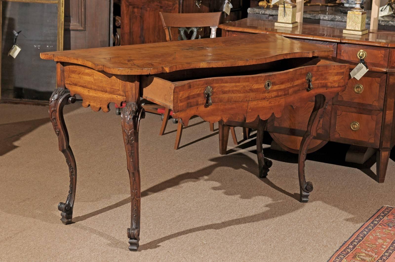 18th Century Italian Rococo Walnut Console with Serpentine Top and Carved Legs 6