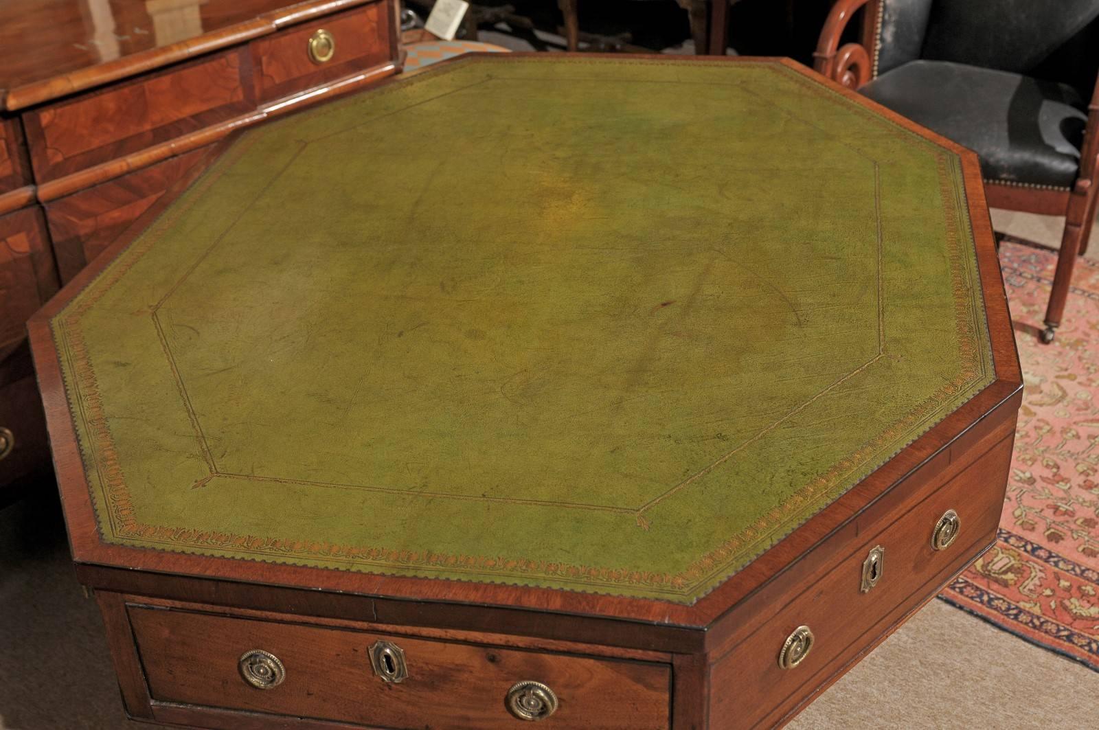 Early 19th Century English Regency Octagonal Rent Table with Pedestal Base In Excellent Condition In Atlanta, GA