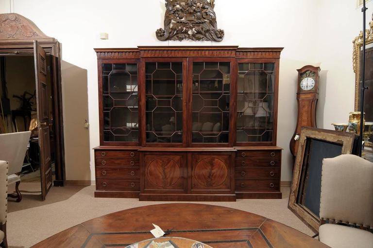 18th Century English George III Mahogany Breakfront Bookcase In Excellent Condition For Sale In Atlanta, GA