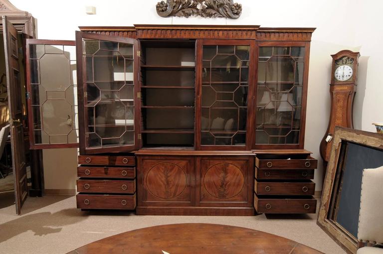 18th Century English George III Mahogany Breakfront Bookcase For Sale 2