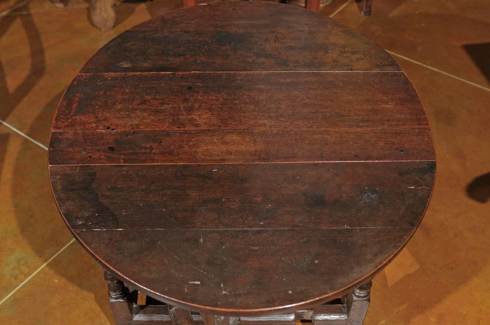 Petite English Oak Small Oak Gate Leg Table, 18th Century 4
